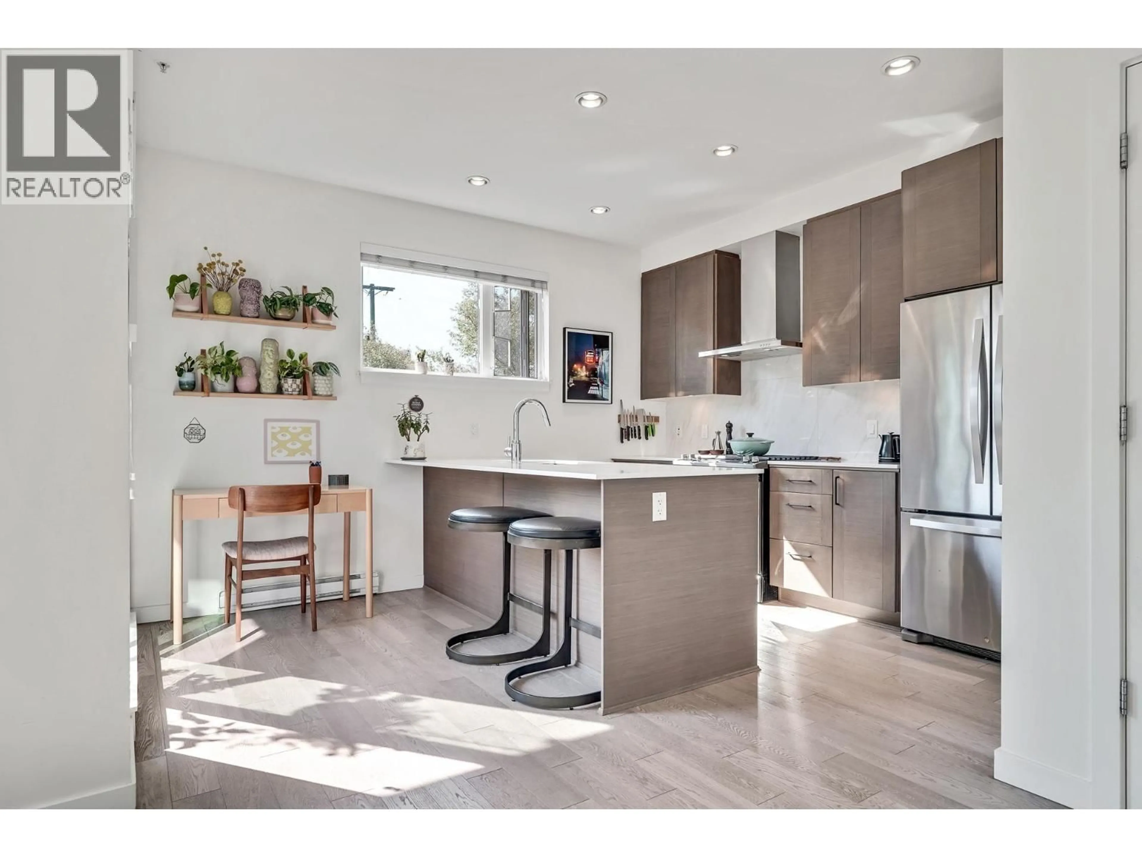 Open concept kitchen, ceramic/tile floor for 5962 ST. GEORGE STREET, Vancouver British Columbia V5W0C5