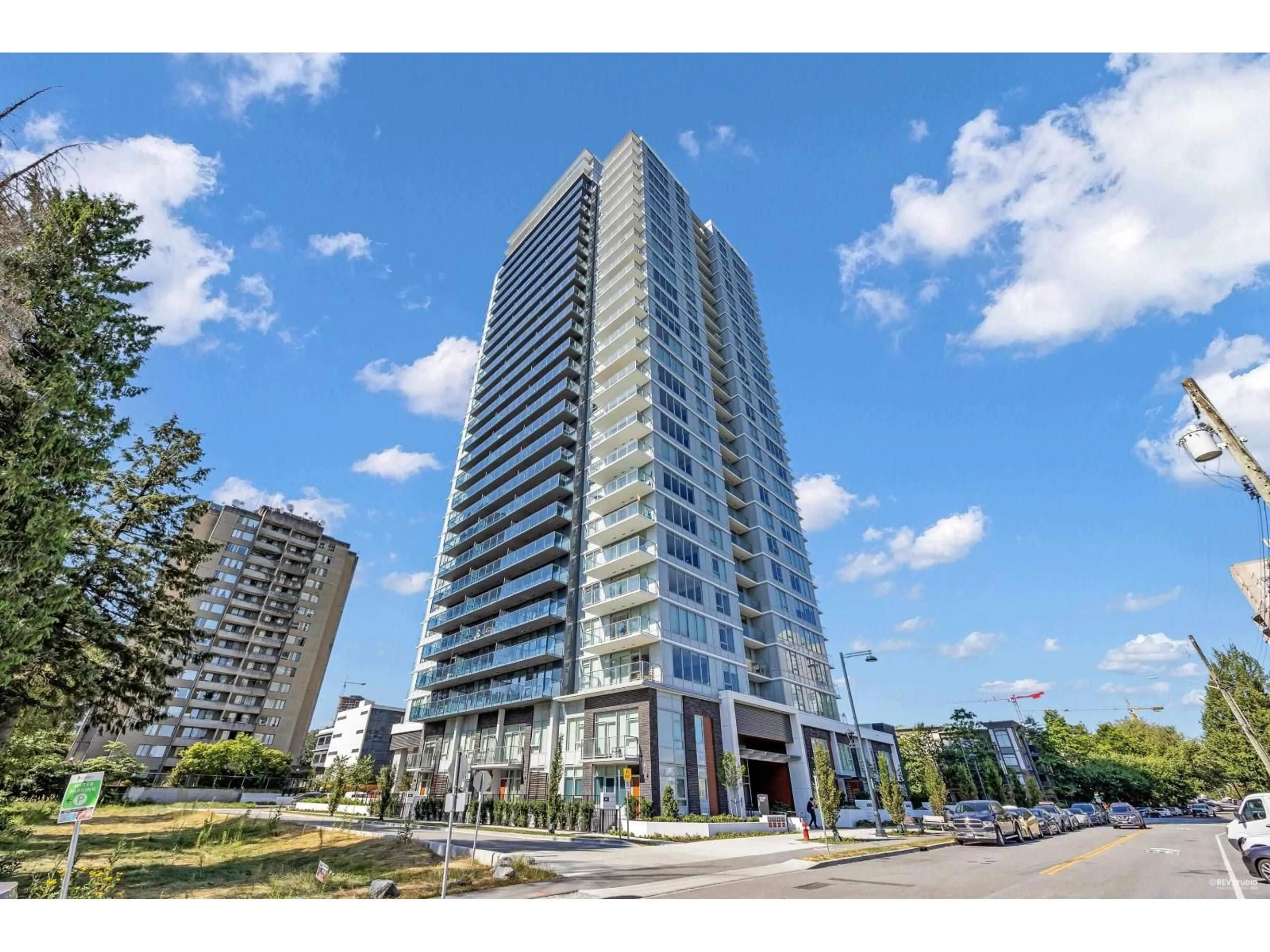 Indoor foyer for 1506 - 10448 UNIVERSITY, Surrey British Columbia V3T0S7