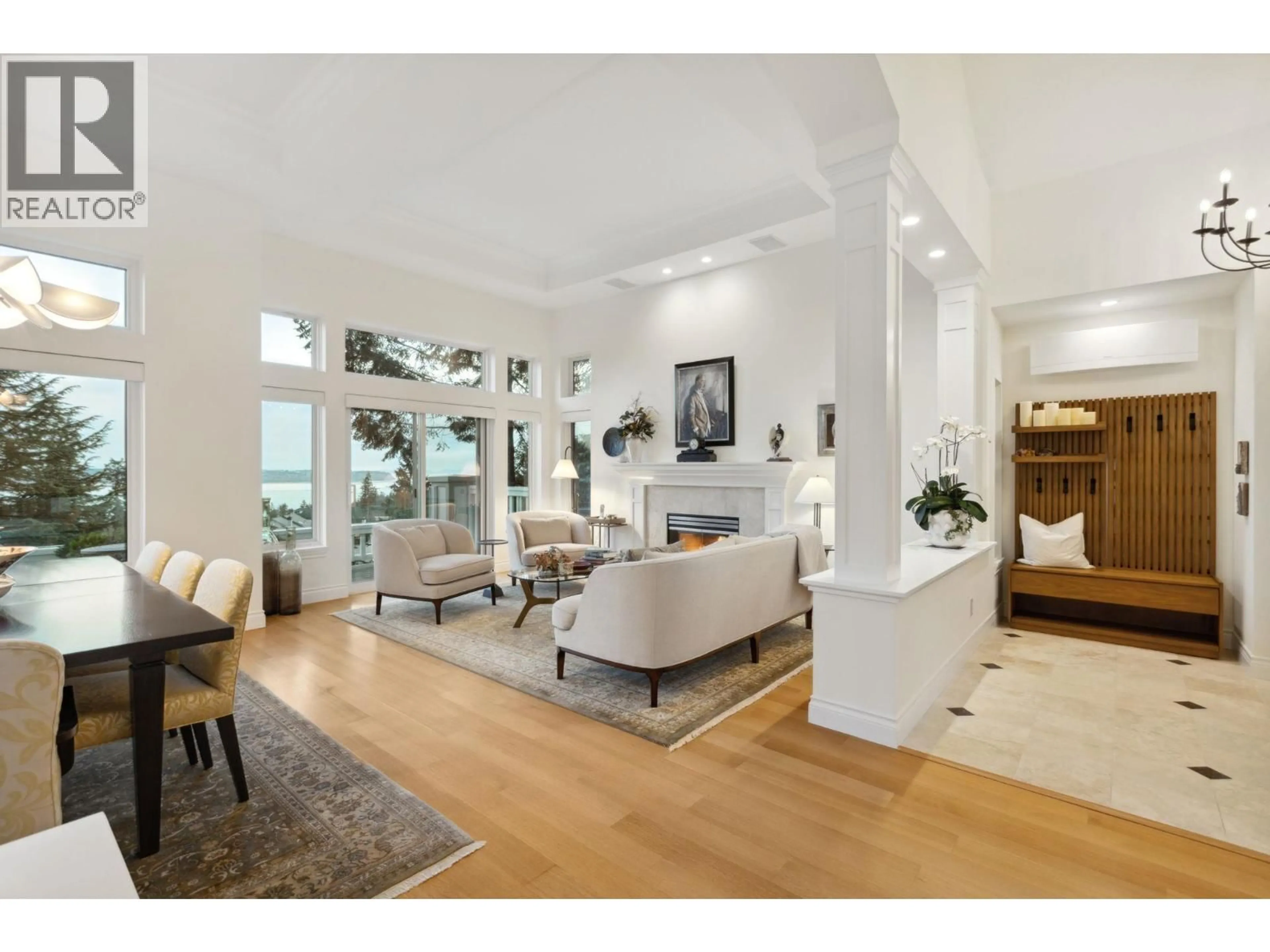 Living room with furniture, unknown for 4948 EDENDALE LANE, West Vancouver British Columbia V7W3H7