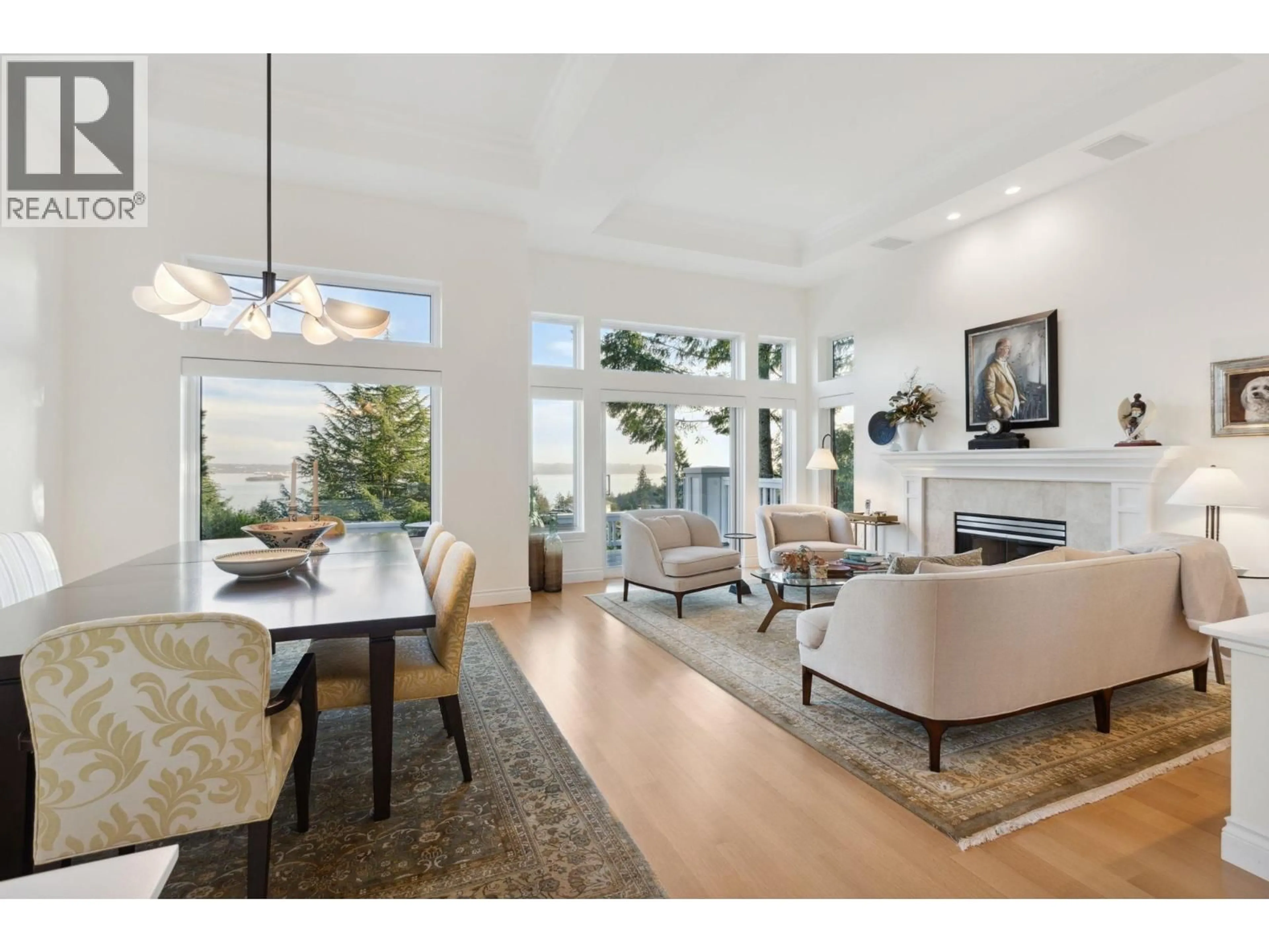 Living room with furniture, wood/laminate floor for 4948 EDENDALE LANE, West Vancouver British Columbia V7W3H7