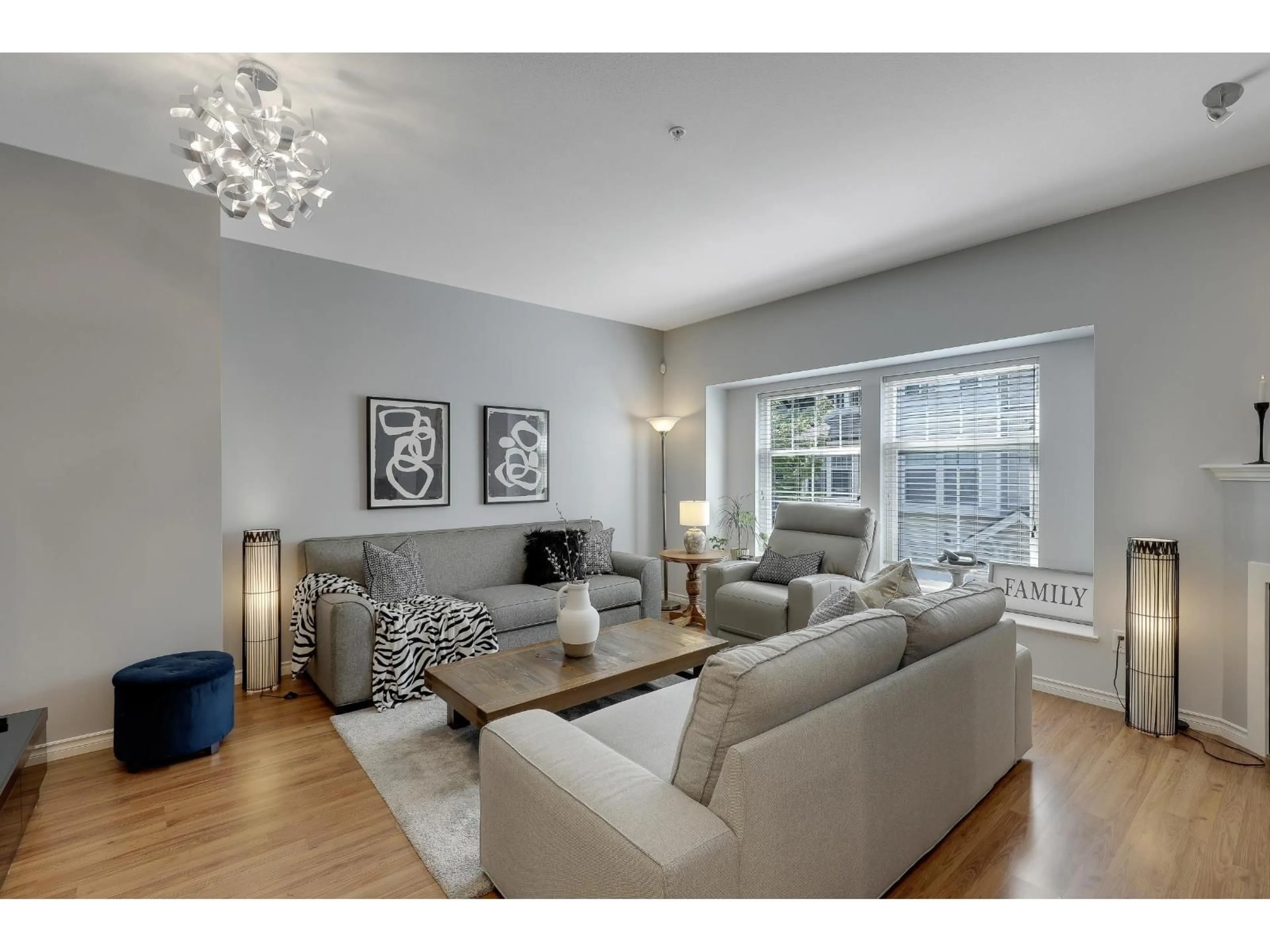 Living room with furniture, unknown for 35 - 21535 88, Langley British Columbia V1M4E5