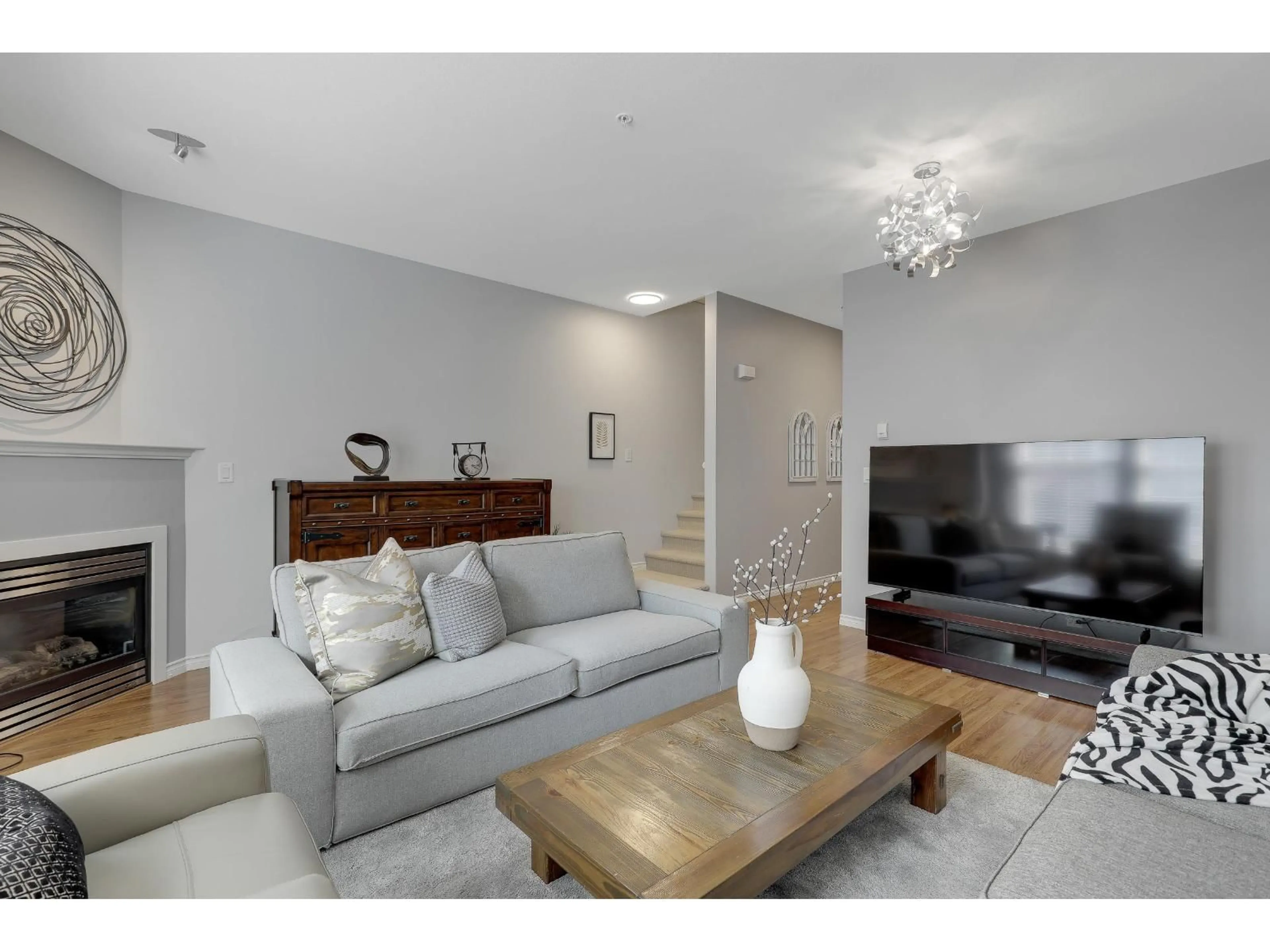 Living room with furniture, unknown for 35 - 21535 88, Langley British Columbia V1M4E5