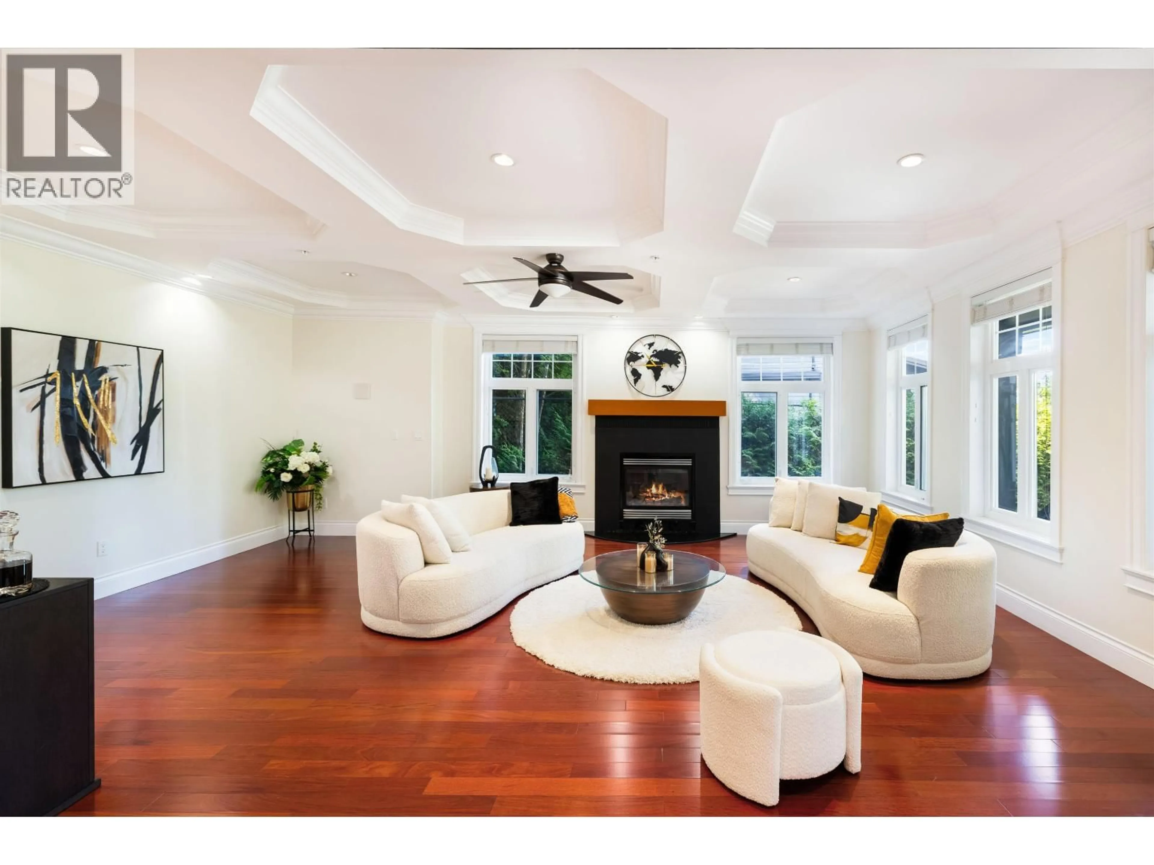 Living room with furniture, unknown for 5671 WESTPORT ROAD, West Vancouver British Columbia V7W1V3