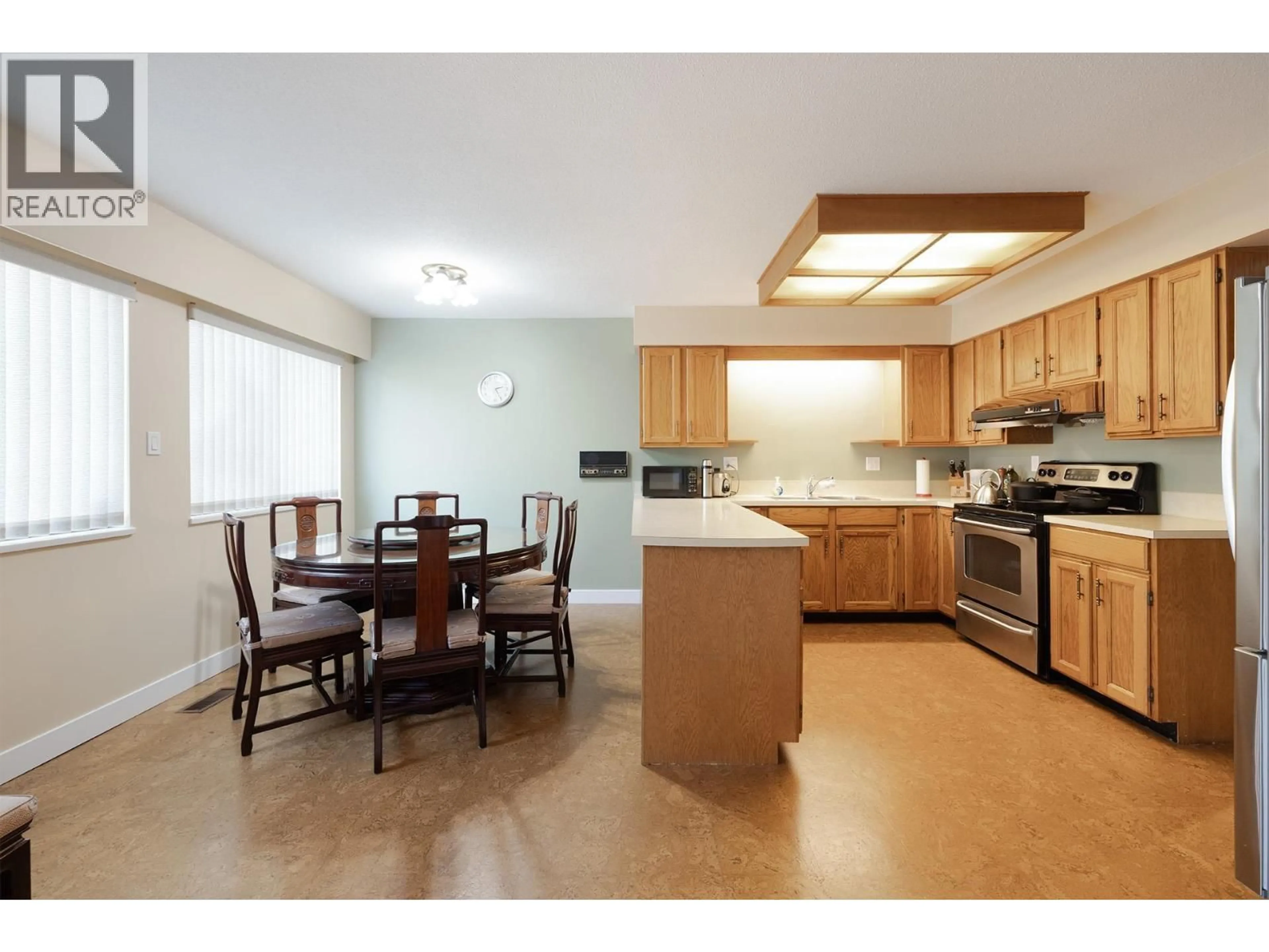 Standard kitchen, unknown for 10117 LAWSON DRIVE, Richmond British Columbia V7E5M2