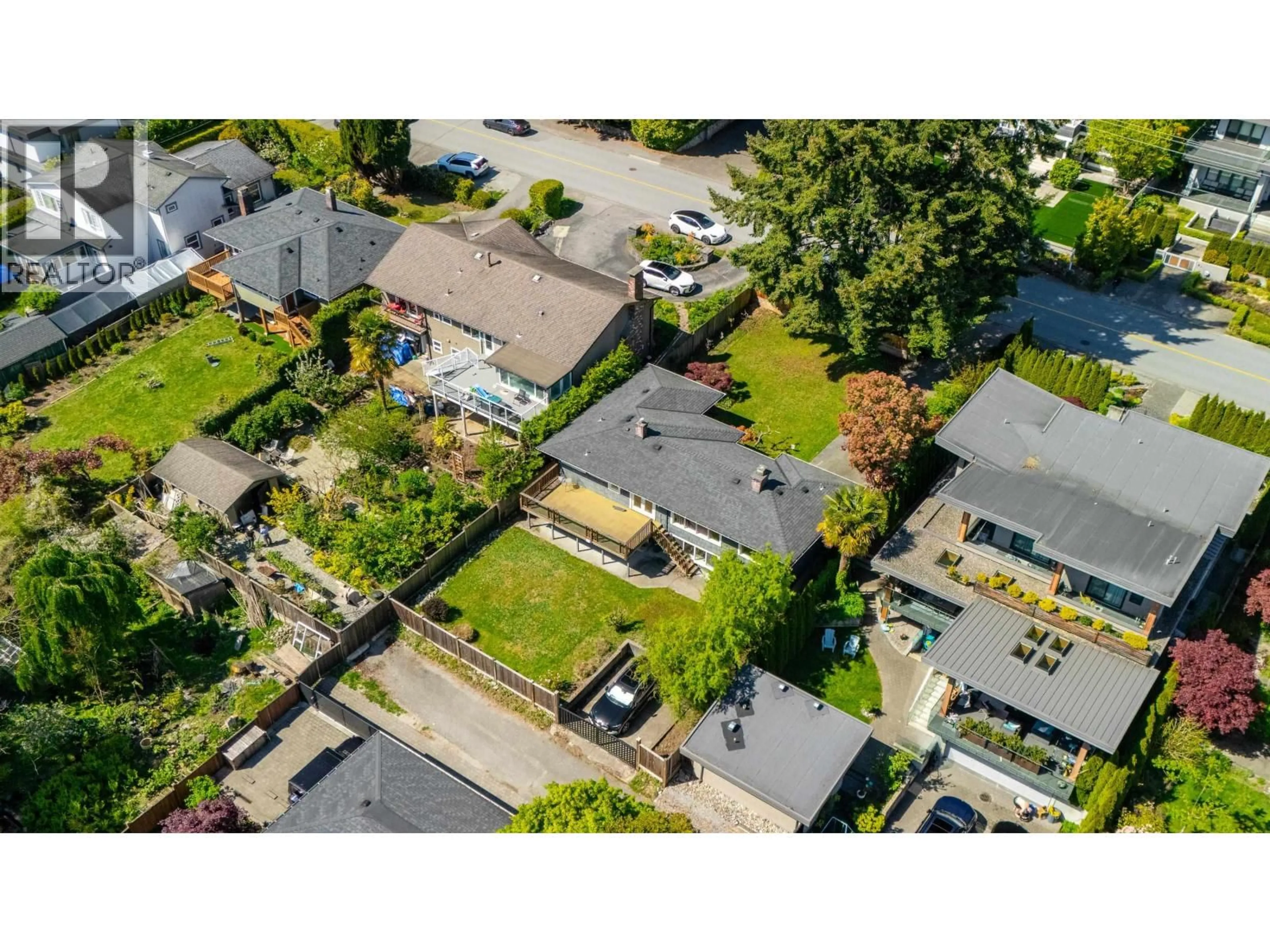 A pic from outside/outdoor area/front of a property/back of a property/a pic from drone, street for 2460 MATHERS AVENUE, West Vancouver British Columbia V7V2H8