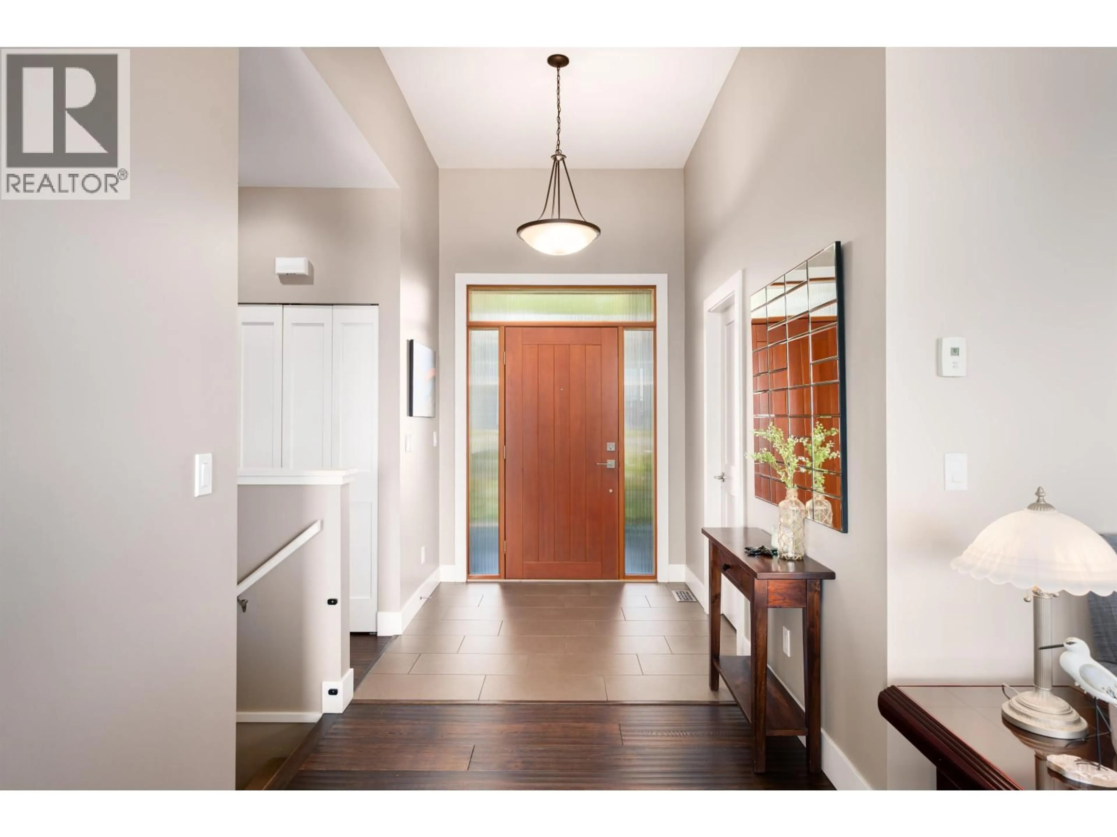 Indoor entryway for 5951 COMPASS LANE, Sechelt British Columbia V7Z0V1