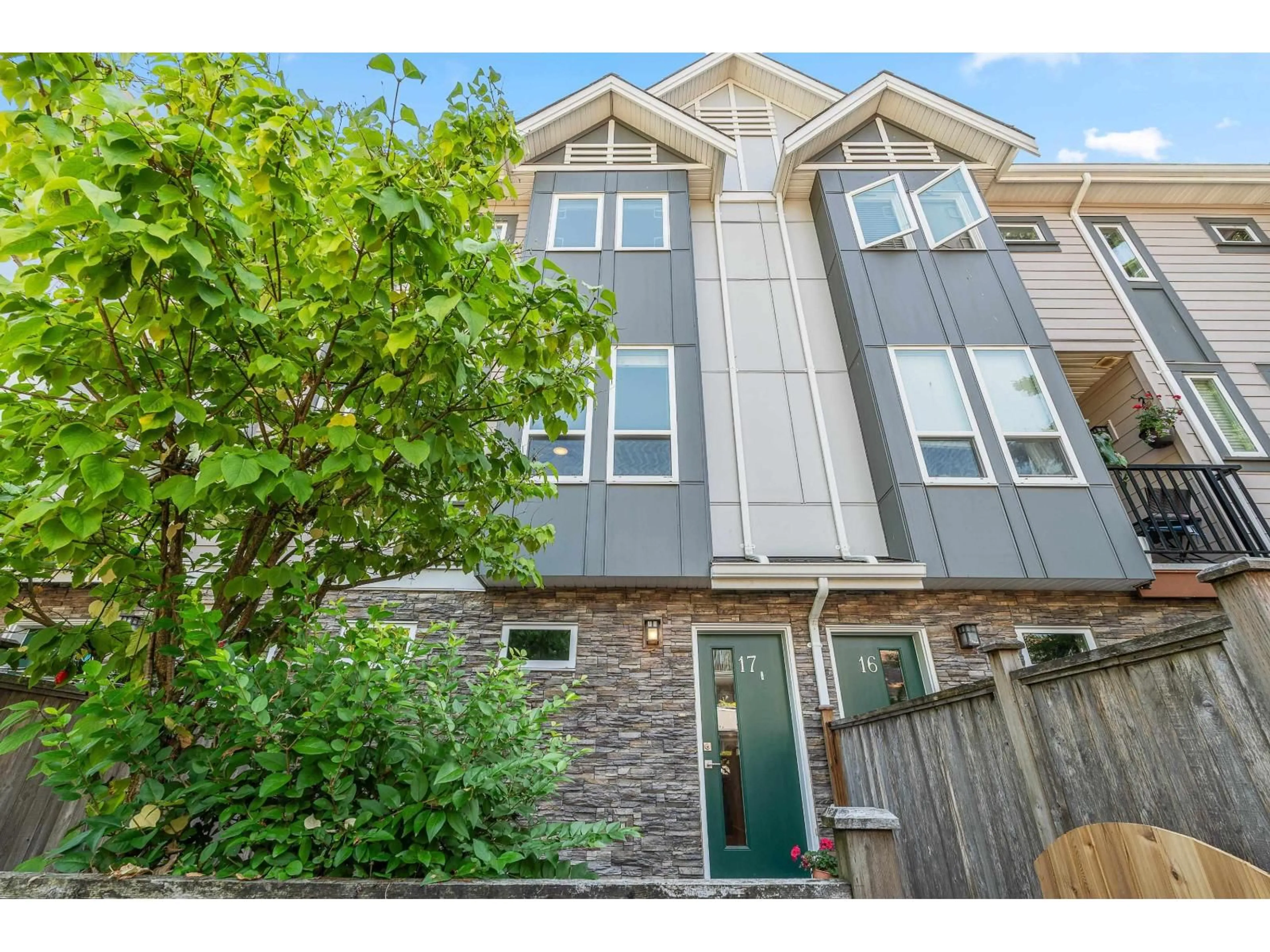 Home with vinyl exterior material, street for 17 - 5945 177B, Surrey British Columbia V3S4J7