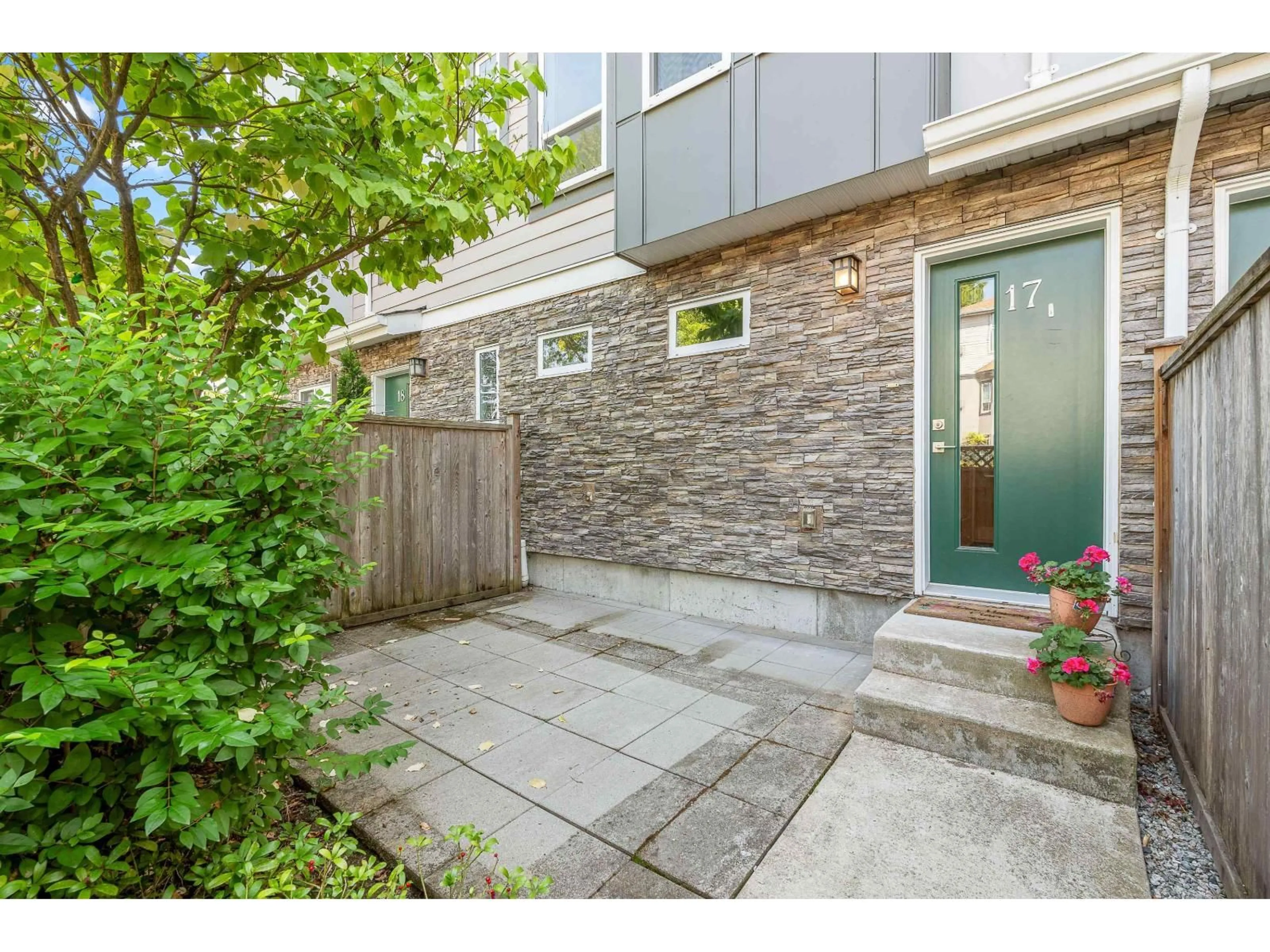Patio, street for 17 - 5945 177B, Surrey British Columbia V3S4J7