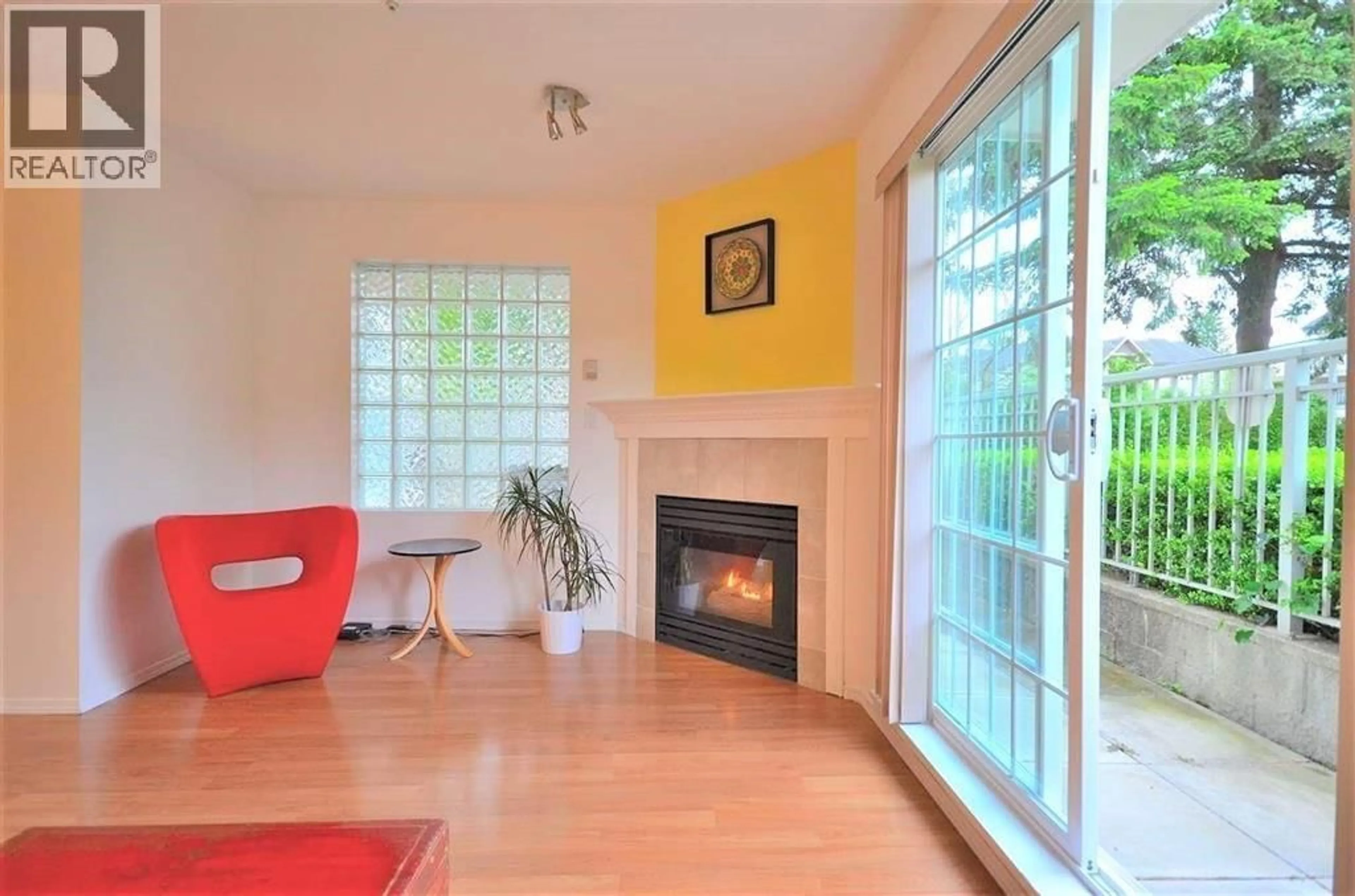 Living room with furniture, unknown for 111 - 1655 GRANT AVENUE, Port Coquitlam British Columbia V3B7V1