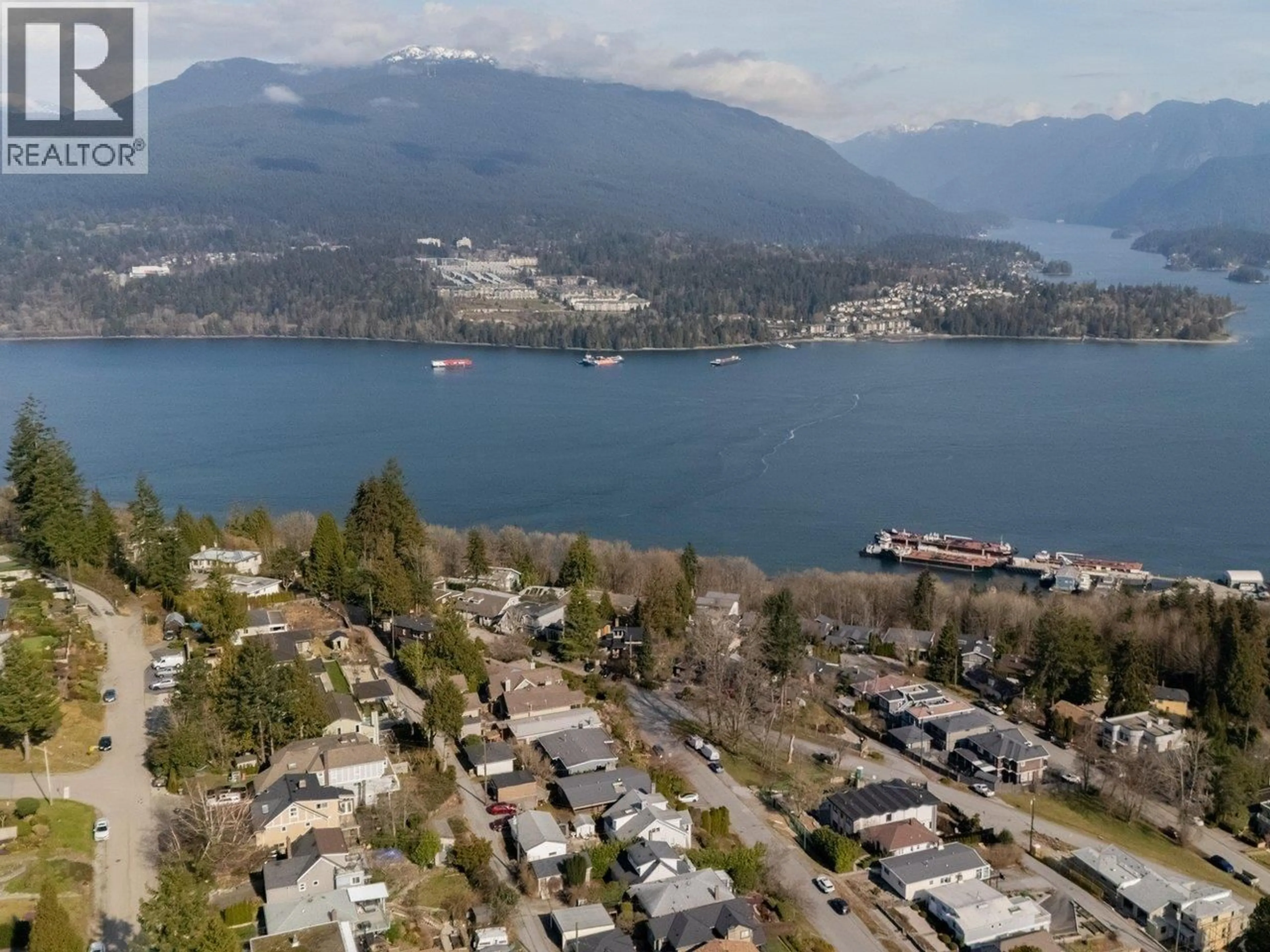 Blurry image for 151 HOLDOM AVENUE, Burnaby British Columbia V5B1K2