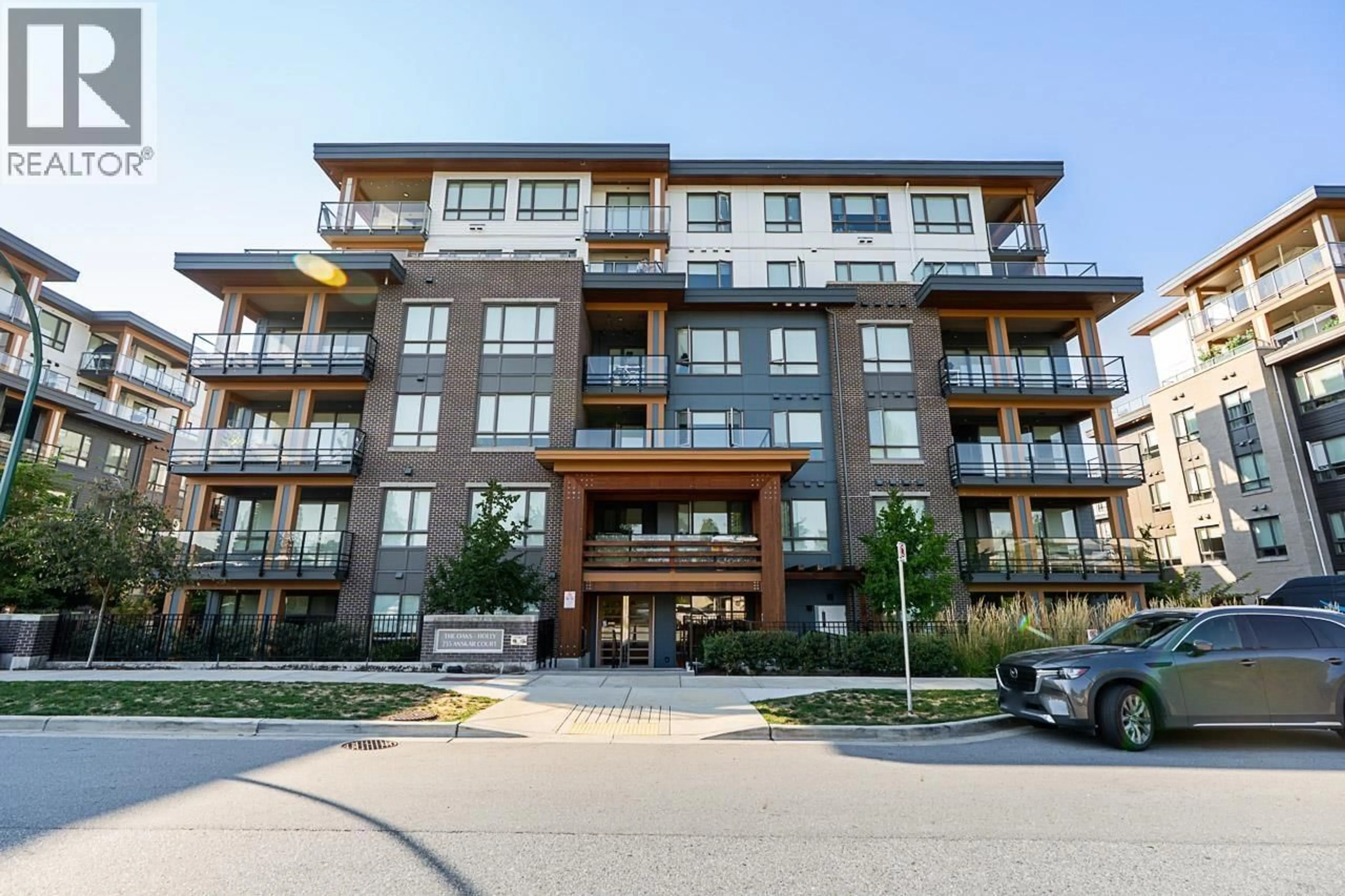 Patio, building for 215 - 735 ANSKAR COURT, Coquitlam British Columbia V3J0L7