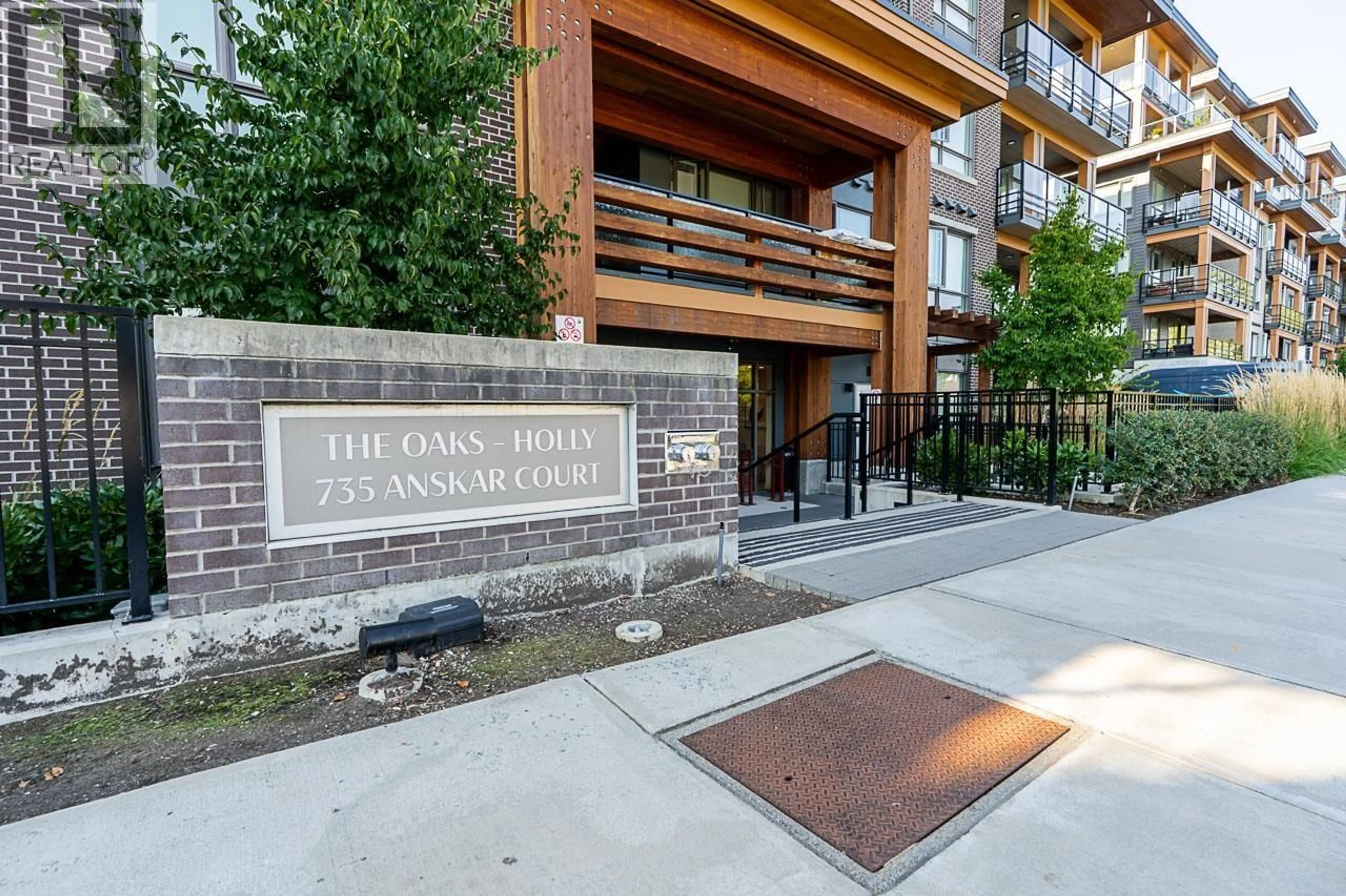 Patio, street for 215 - 735 ANSKAR COURT, Coquitlam British Columbia V3J0L7