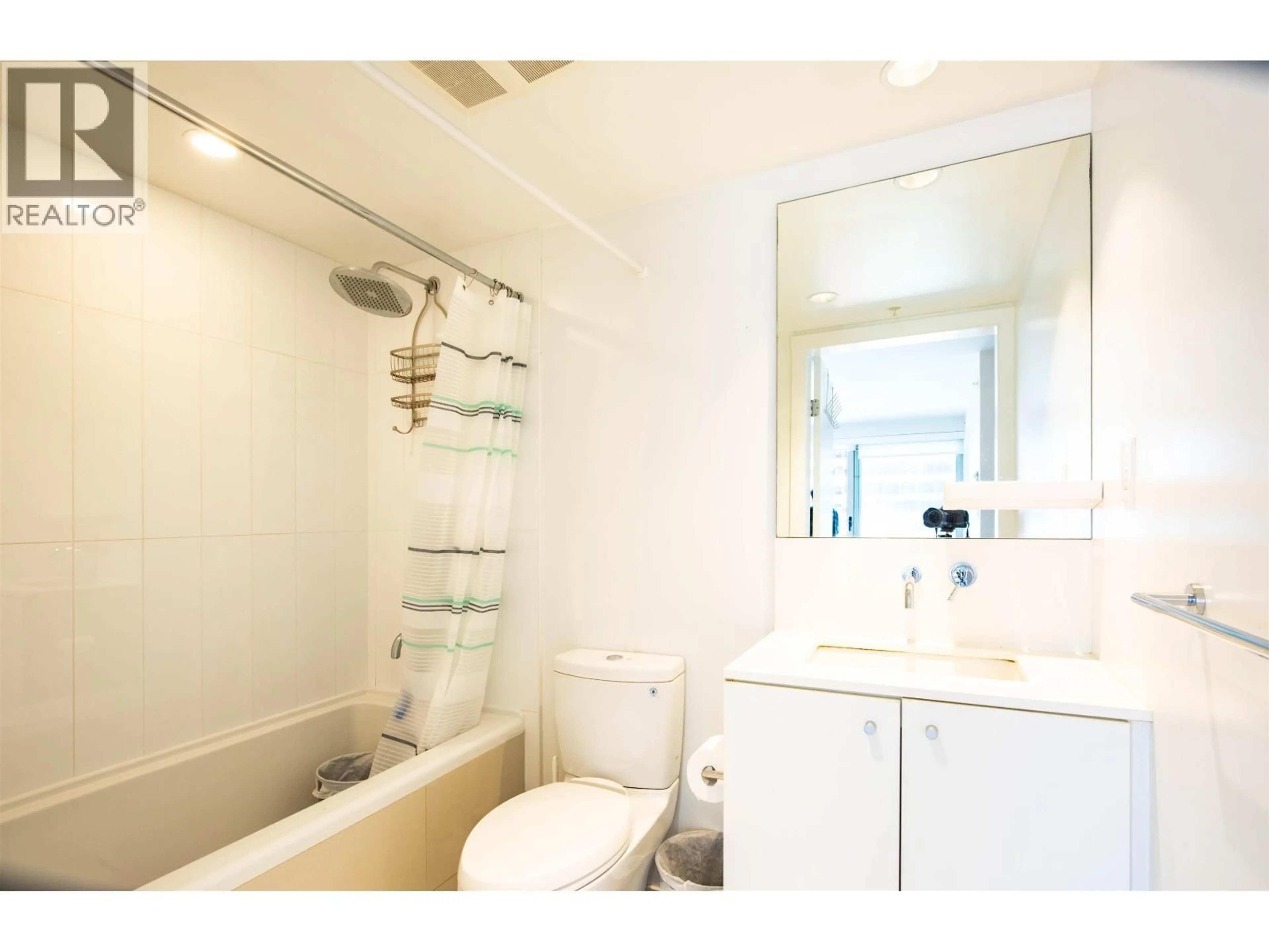 Standard bathroom, unknown for 908 - 999 SEYMOUR STREET, Vancouver British Columbia V6B0M5