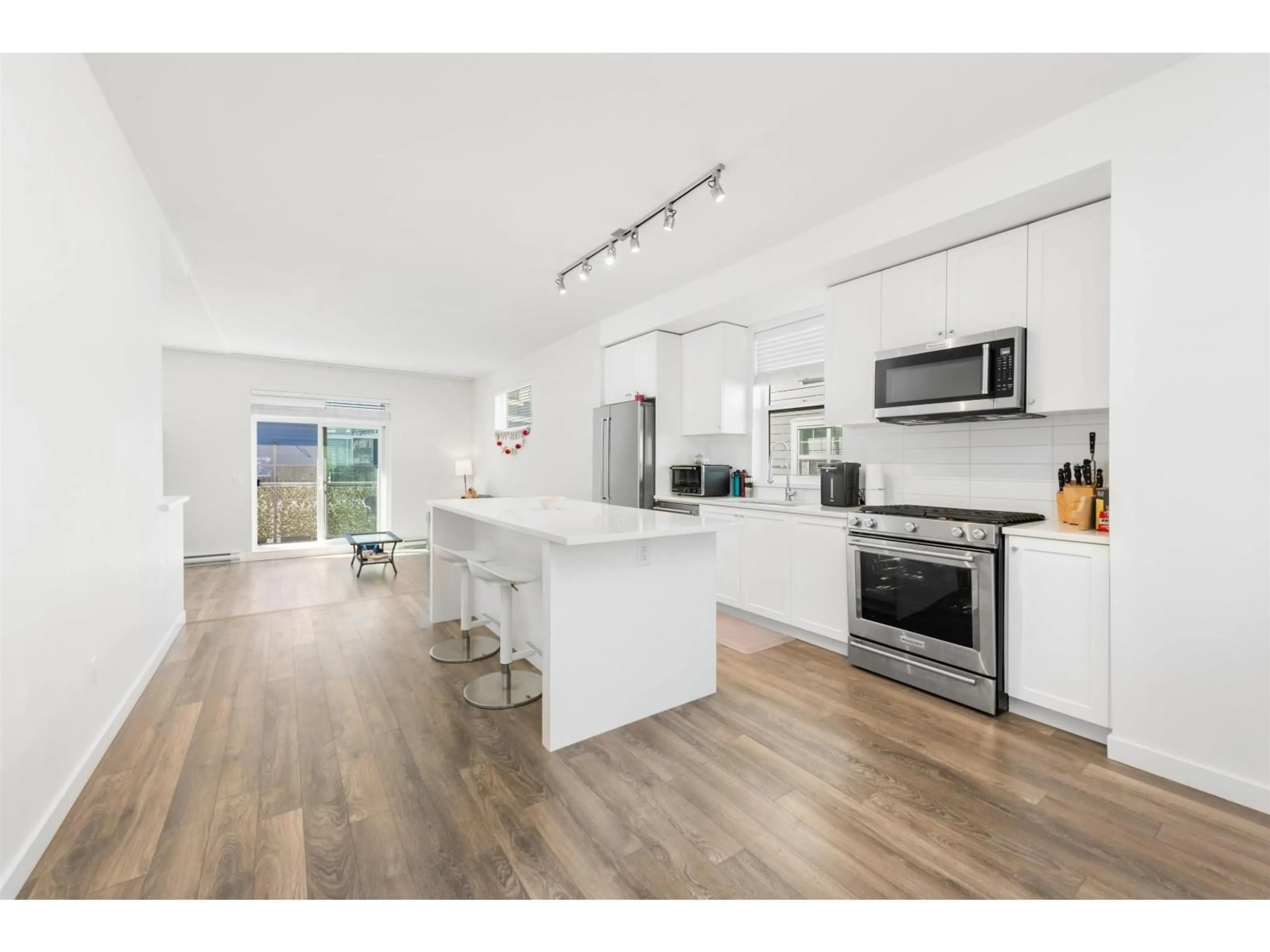 Open concept kitchen, unknown for 82 - 16678 25, Surrey British Columbia V3Z0Z2