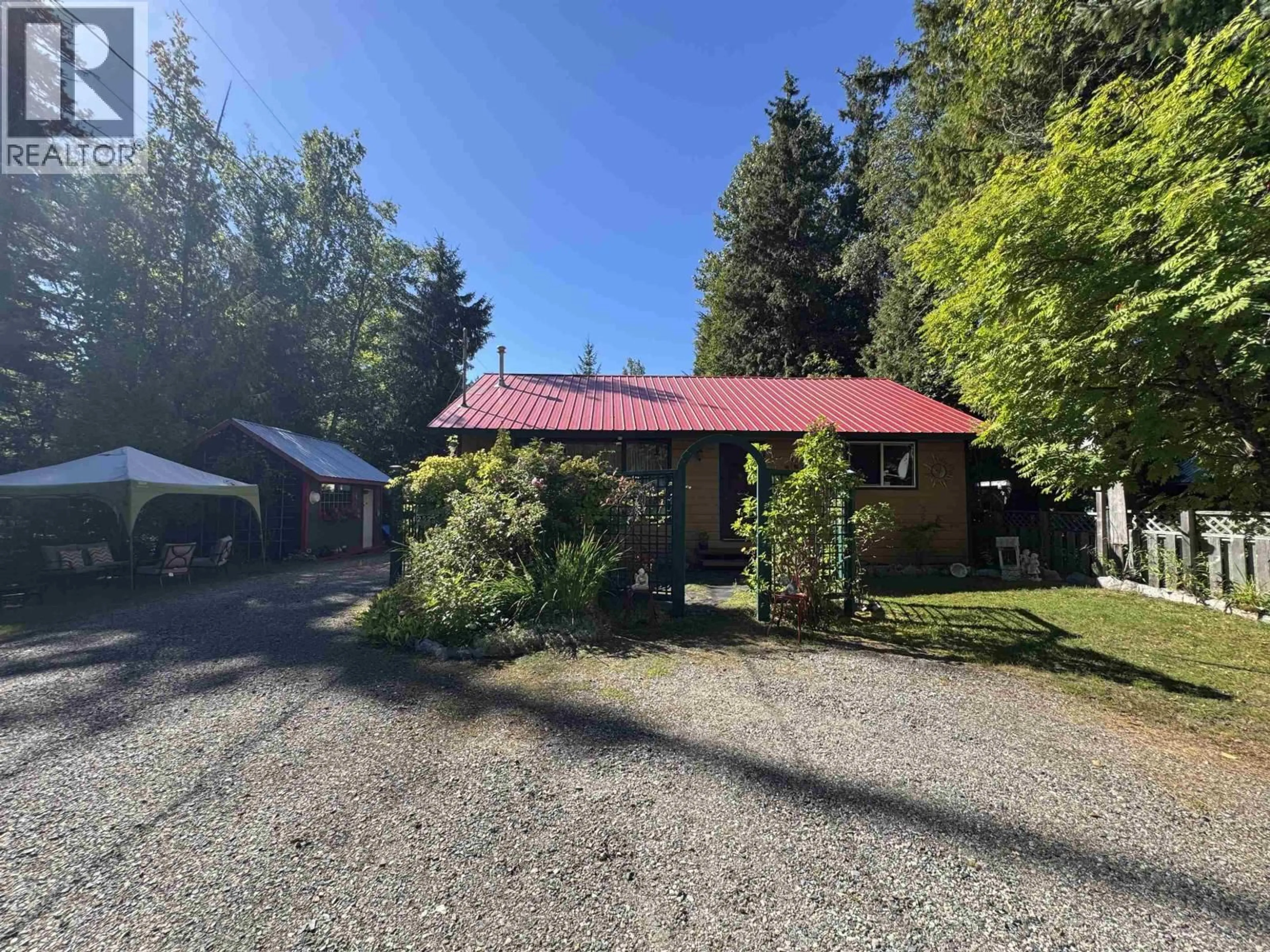A pic from outside/outdoor area/front of a property/back of a property/a pic from drone, street for 2523 FIRST AVENUE, Terrace British Columbia V8G0G2