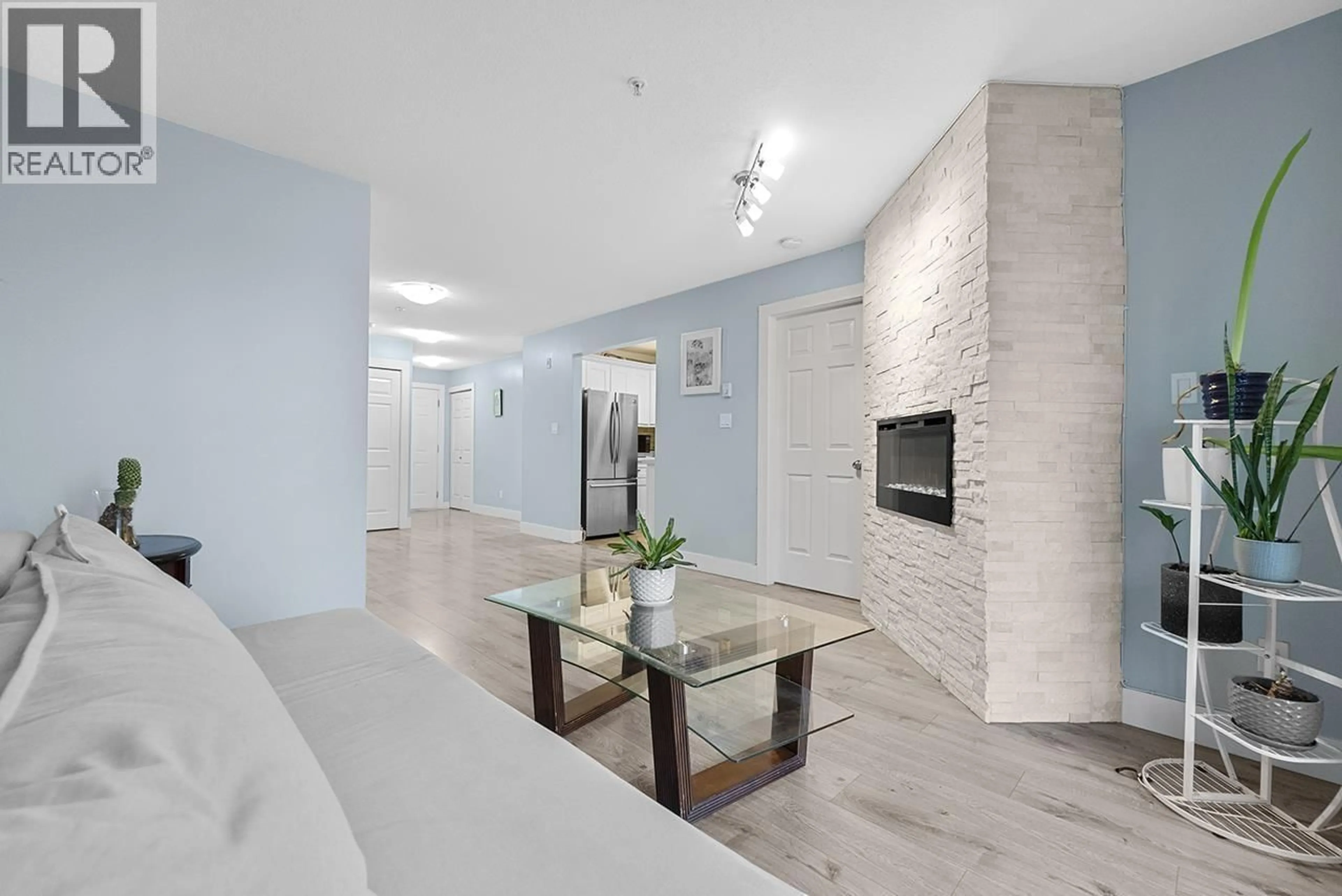 Unknown for 211 - 5818 LINCOLN STREET, Vancouver British Columbia V5R4P7