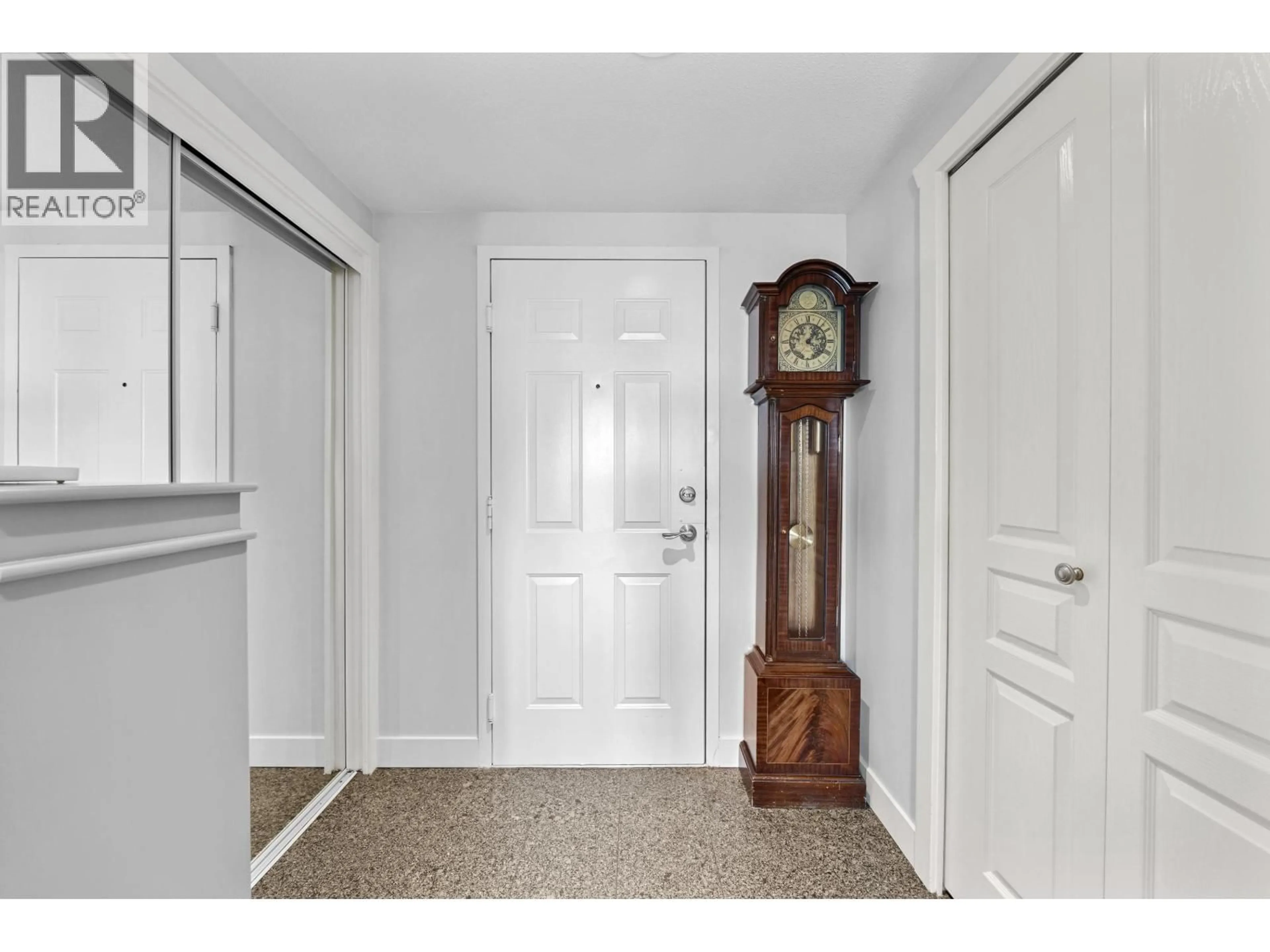 Indoor entryway for 1405 - 3071 GLEN DRIVE, Coquitlam British Columbia V3B7R1
