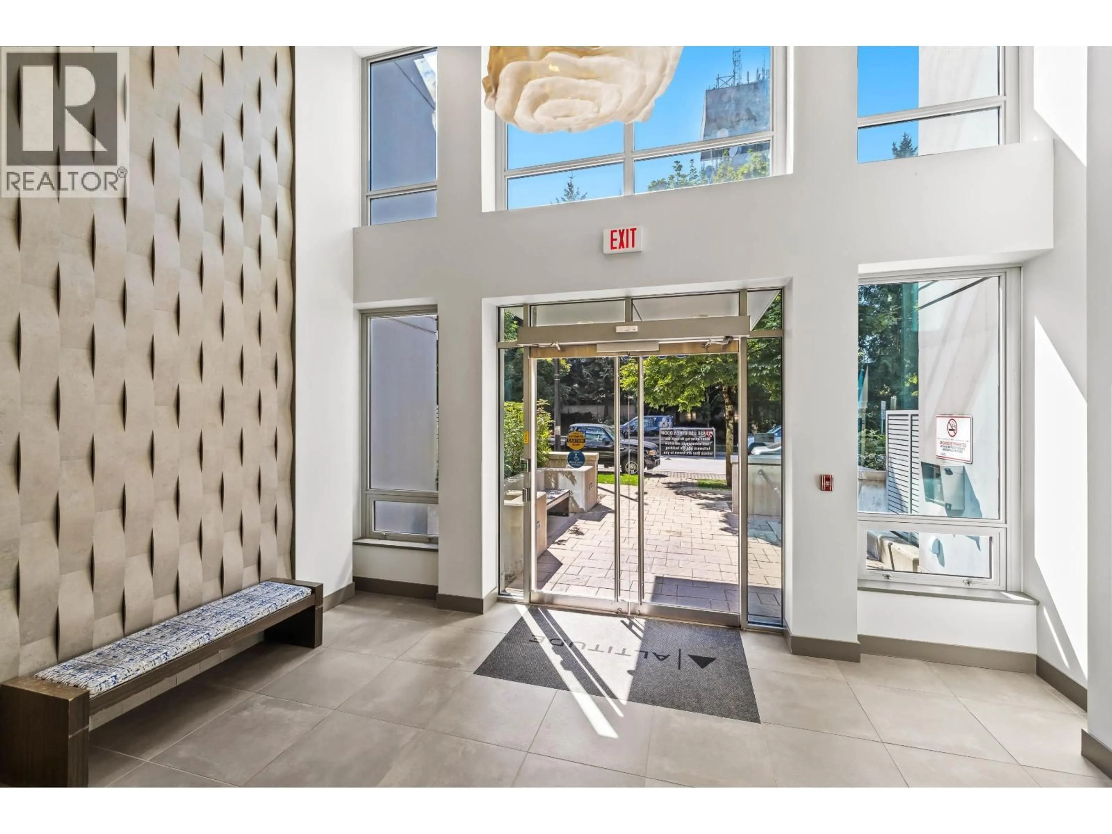 Indoor foyer for 006 - 9060 UNIVERSITY CRESCENT, Burnaby British Columbia V5A0E1