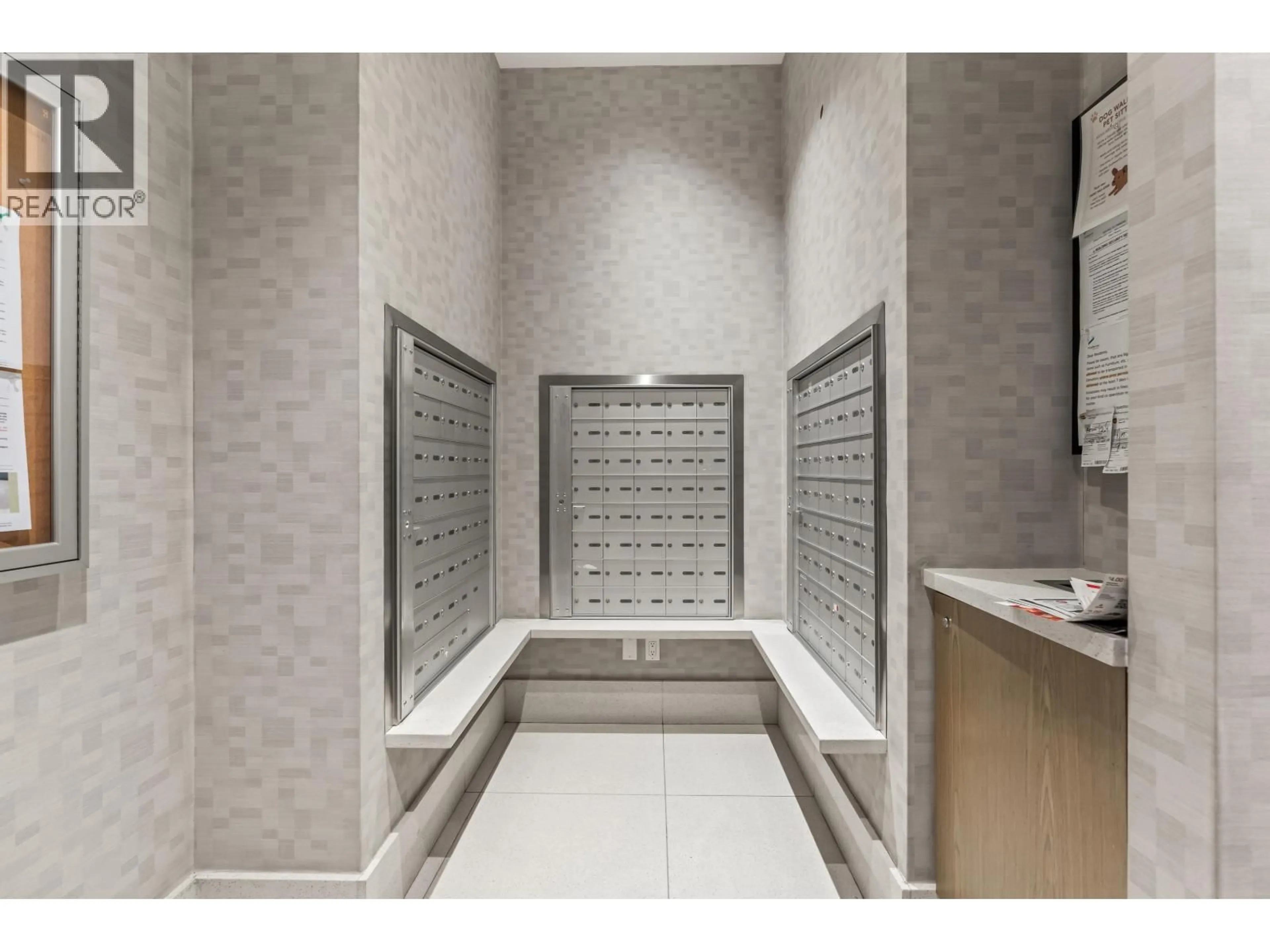 Contemporary bathroom, ceramic/tile floor for 458 - 168 1ST AVENUE, Vancouver British Columbia V5Y0H6