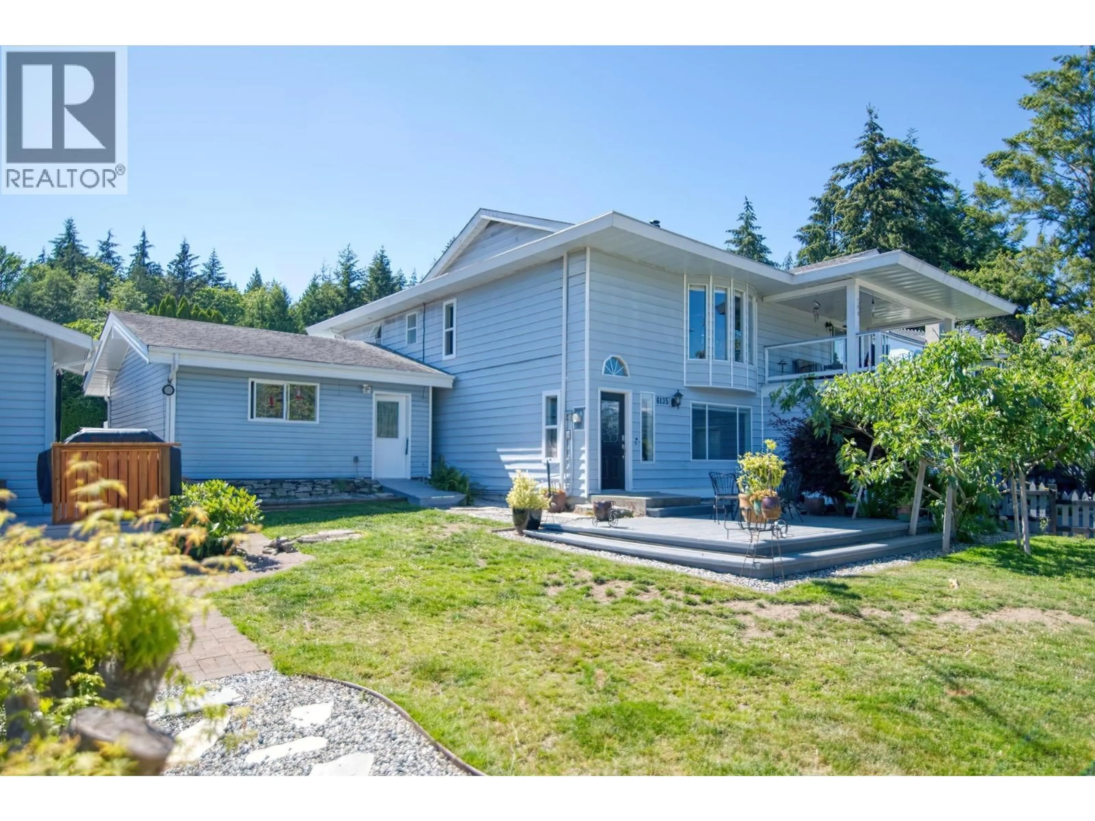 Home with vinyl exterior material, unknown for 6135 FAIRWAY AVENUE, Sechelt British Columbia V7Z0L6