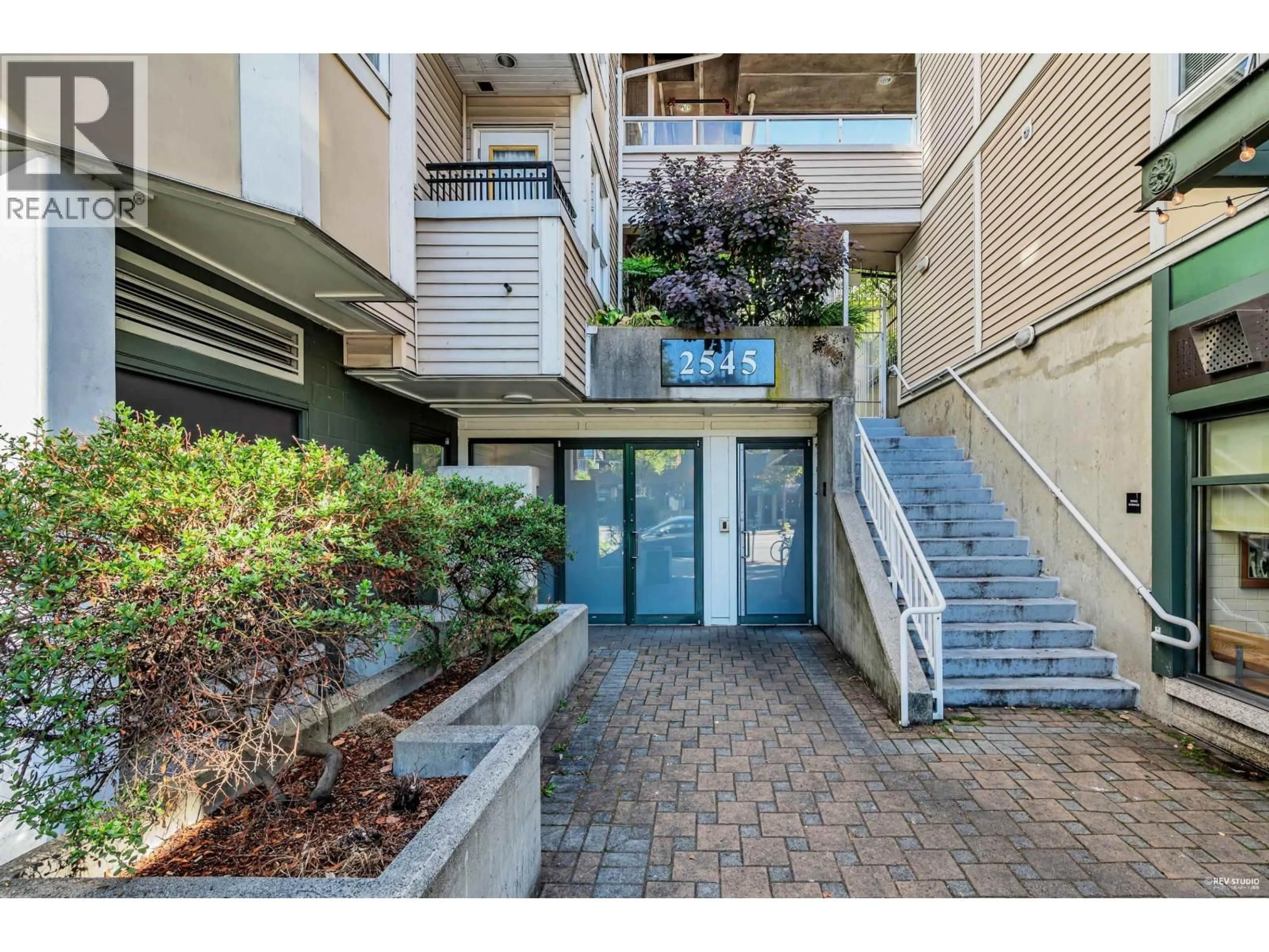 Unknown for 211 - 2545 BROADWAY, Vancouver British Columbia V6K2E9
