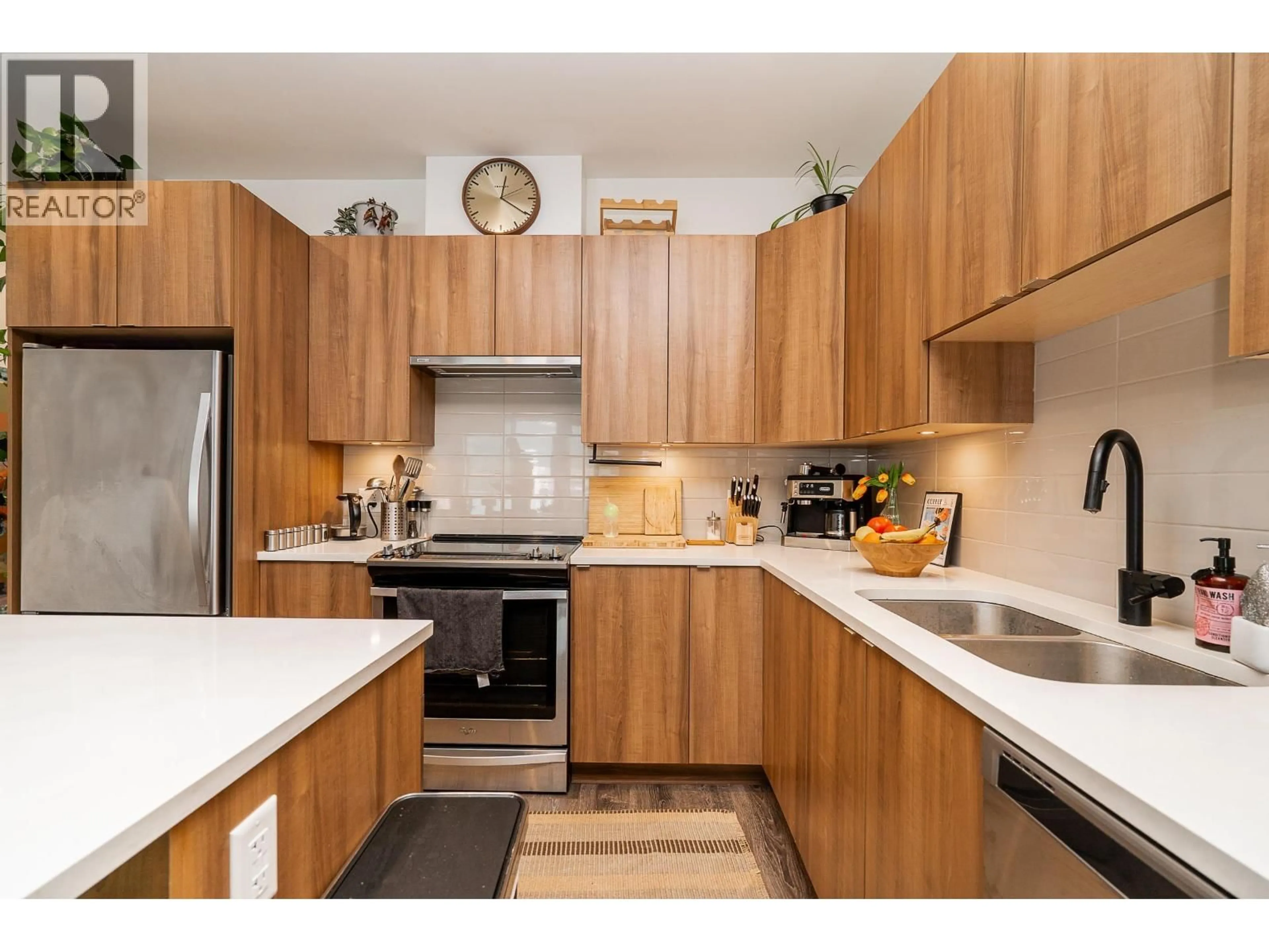 Standard kitchen, wood/laminate floor for 603 - 1365 PEMBERTON AVENUE, Squamish British Columbia V8B1B7