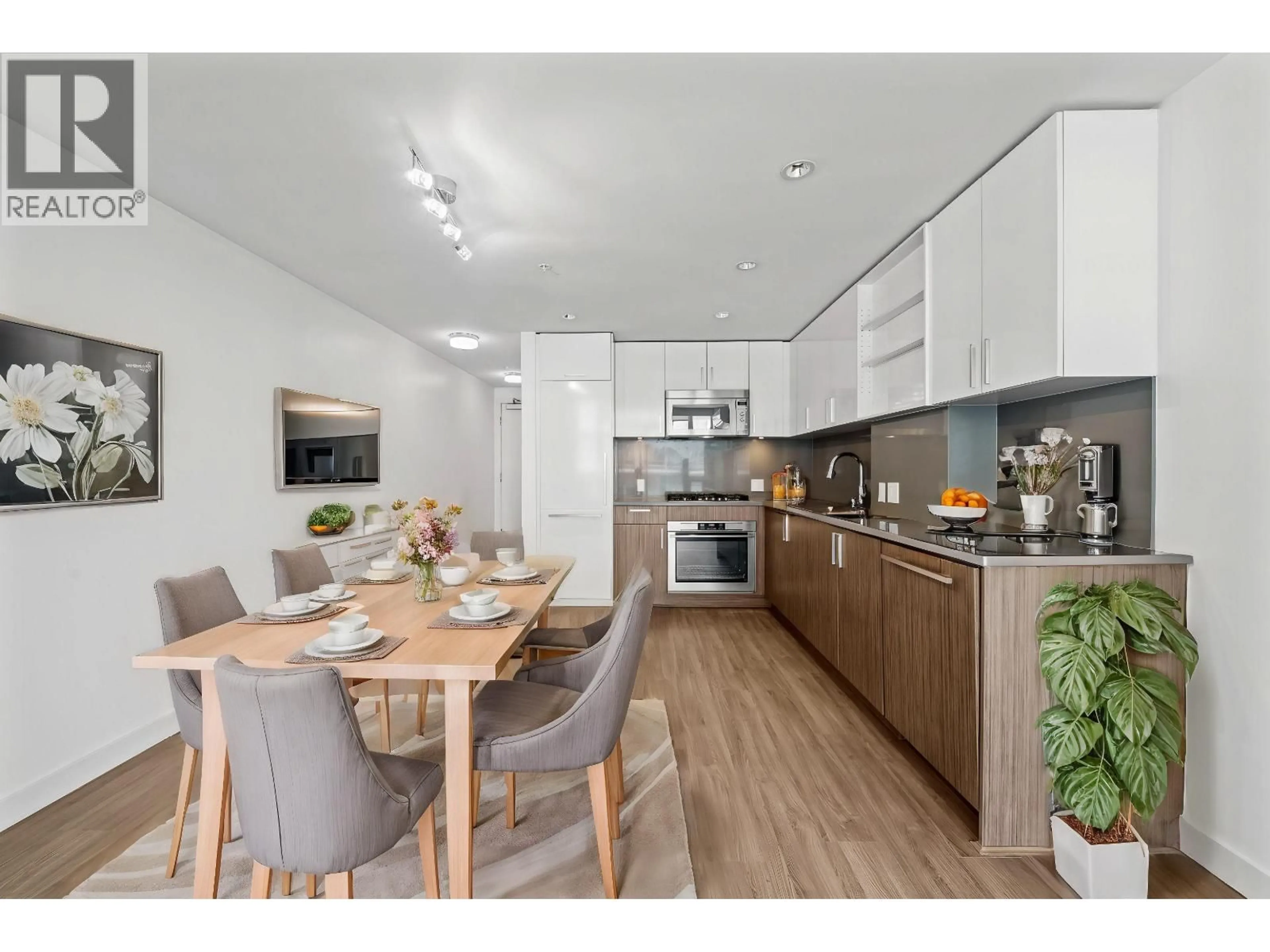 Open concept kitchen, wood/laminate floor for 805 - 5599 COONEY ROAD, Richmond British Columbia V6X0N8