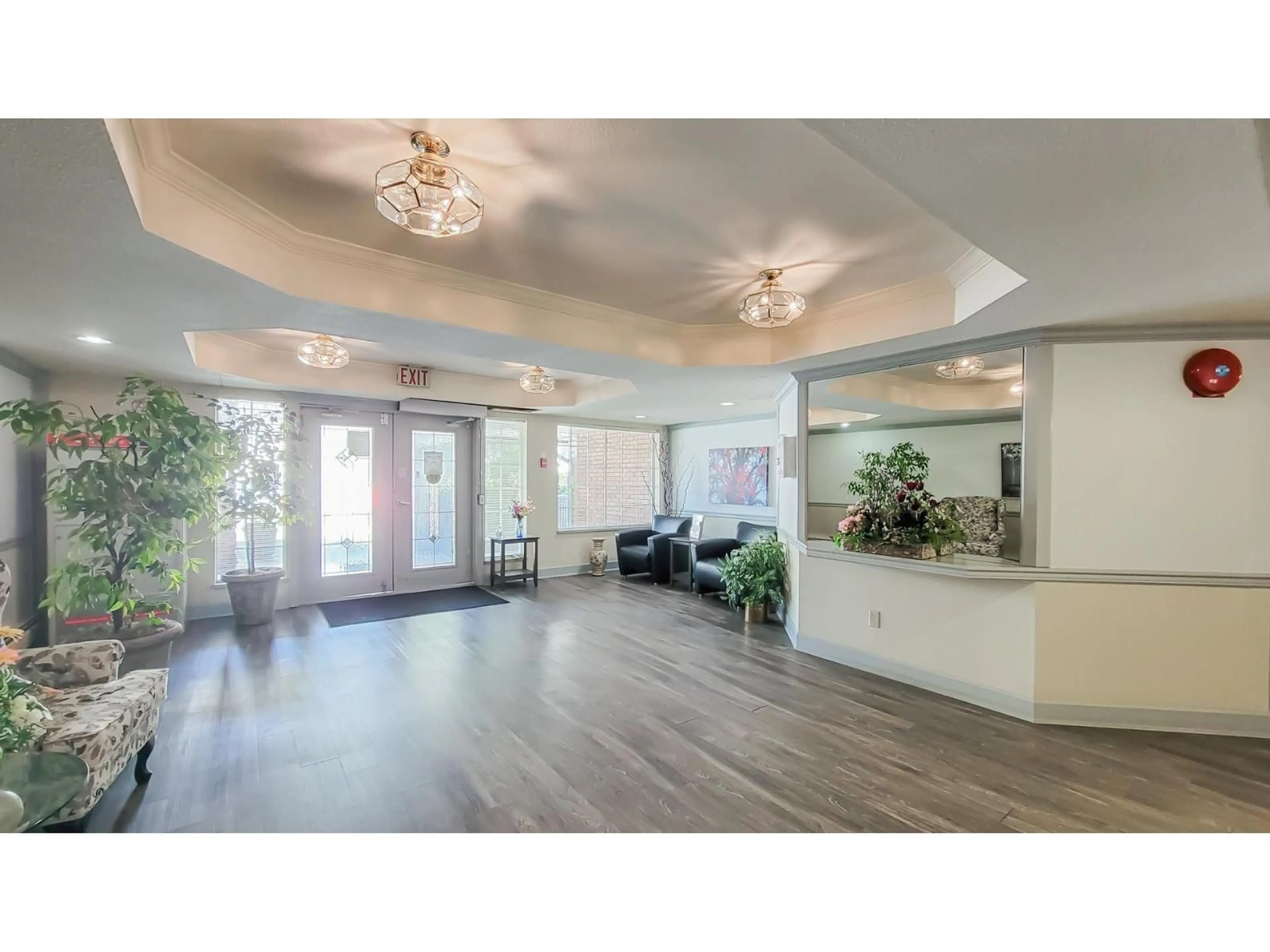 Indoor foyer for 106 - 32145 OLD YALE, Abbotsford British Columbia V2T2C8