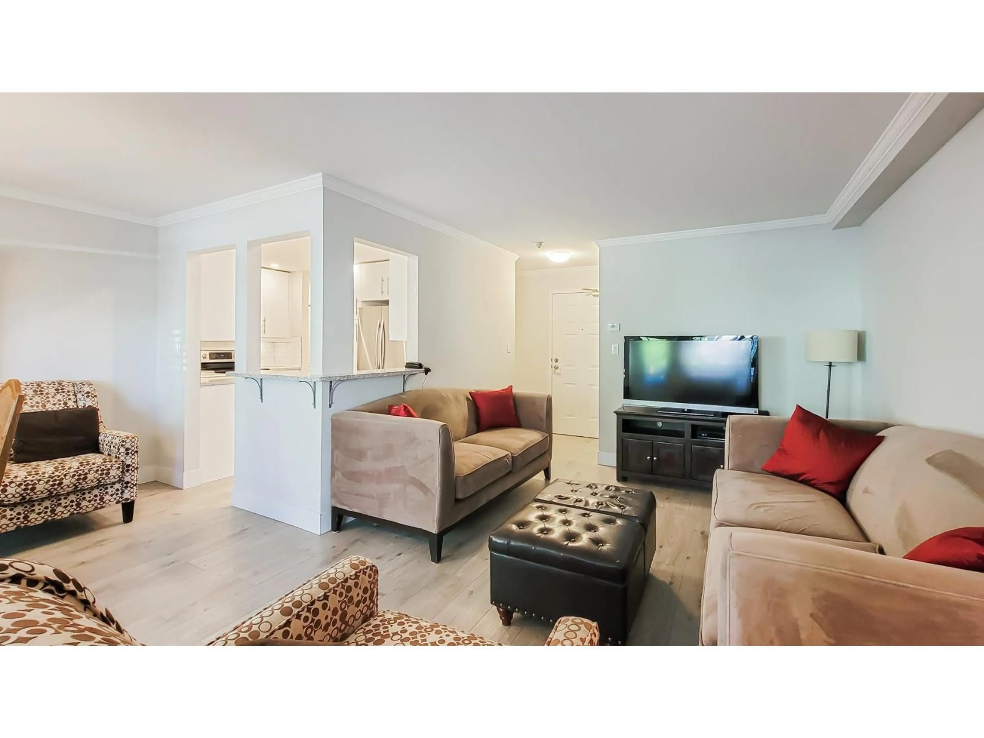 Living room with furniture, unknown for 106 - 32145 OLD YALE, Abbotsford British Columbia V2T2C8
