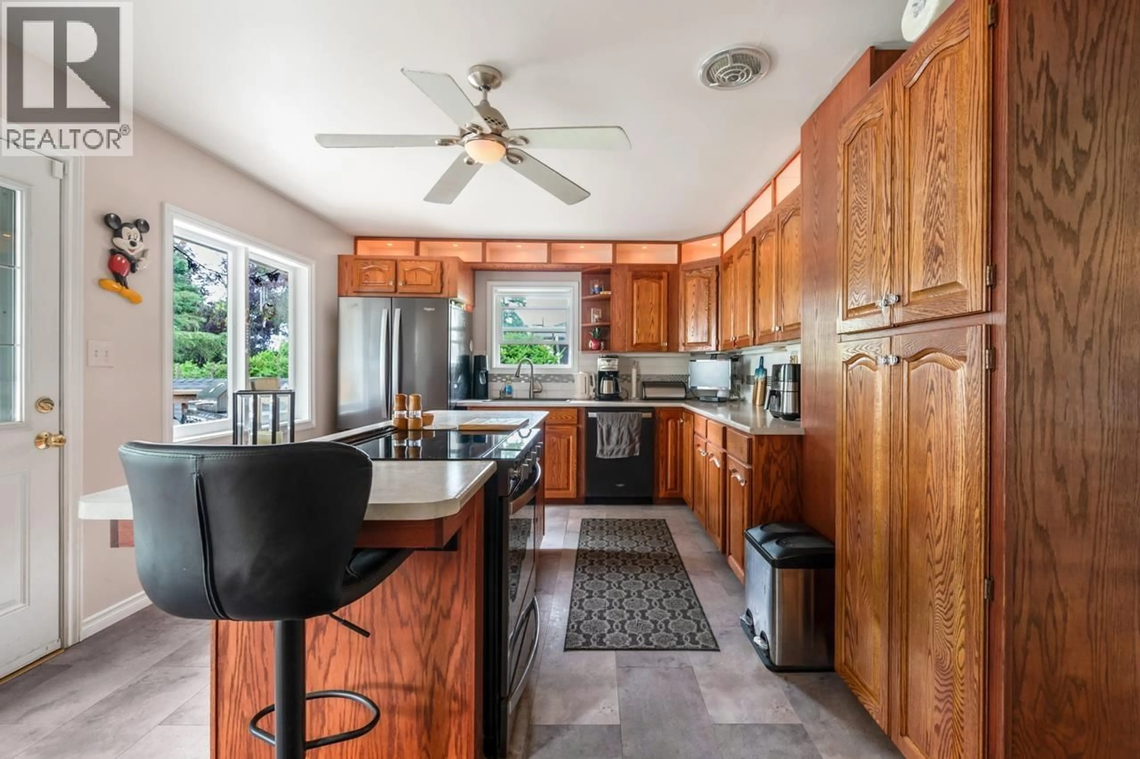 Open concept kitchen, ceramic/tile floor for 10320 CAITHCART ROAD, Richmond British Columbia V6X1N2