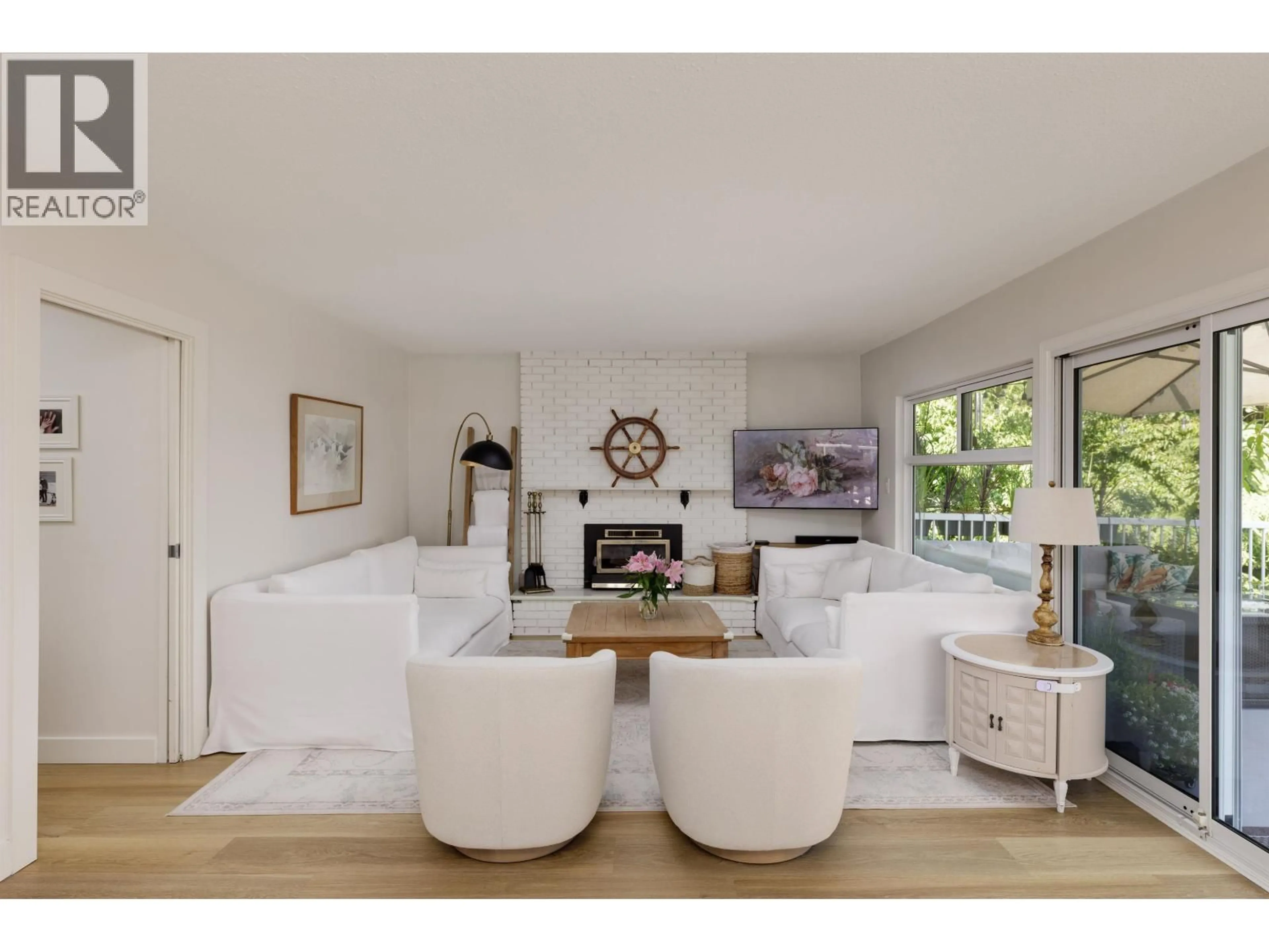 Living room with furniture, unknown for 2441 PANORAMA DRIVE, North Vancouver British Columbia V7G1V4