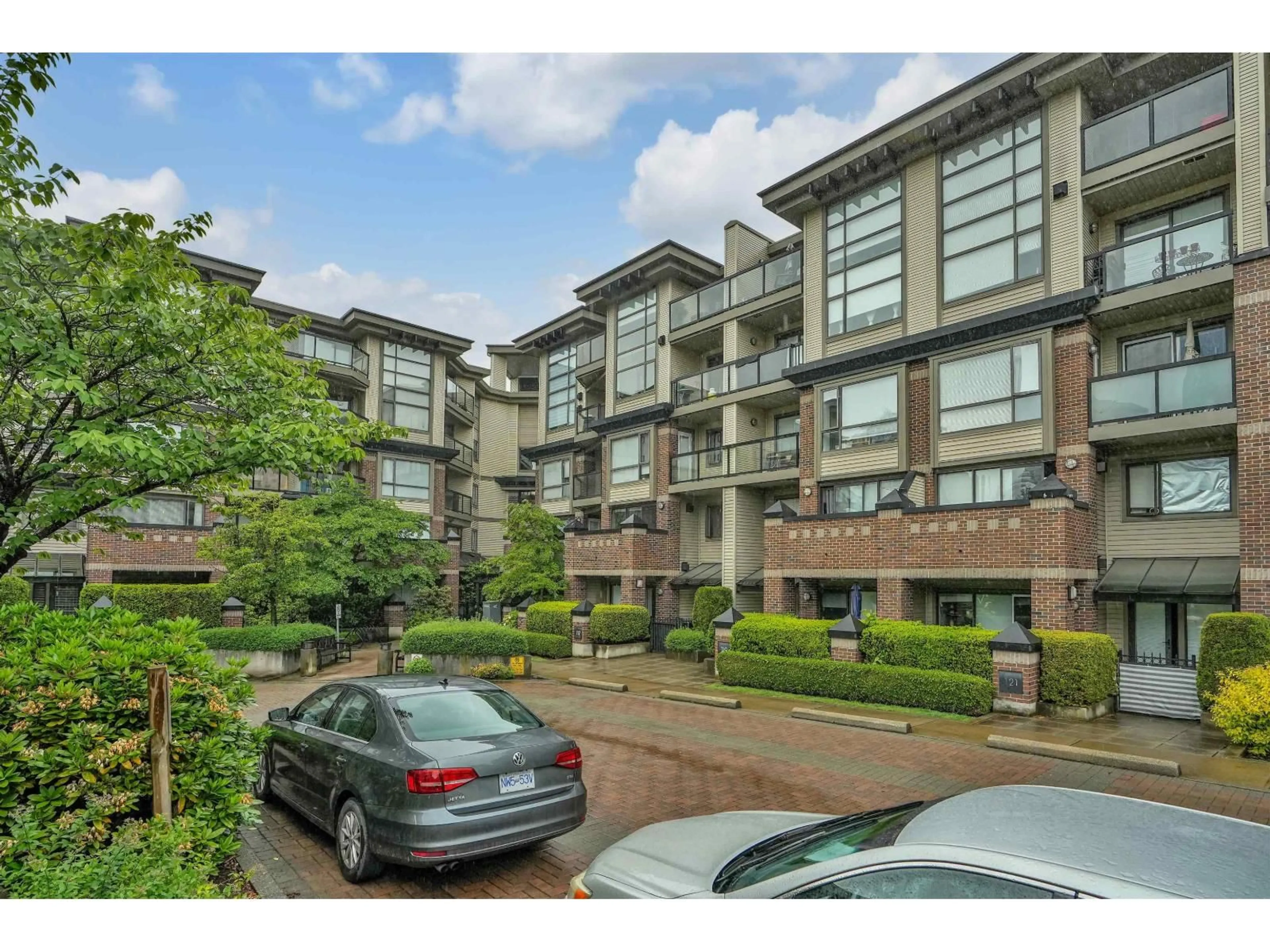 Unknown for 113 - 10866 CITY, Surrey British Columbia V3T5W9