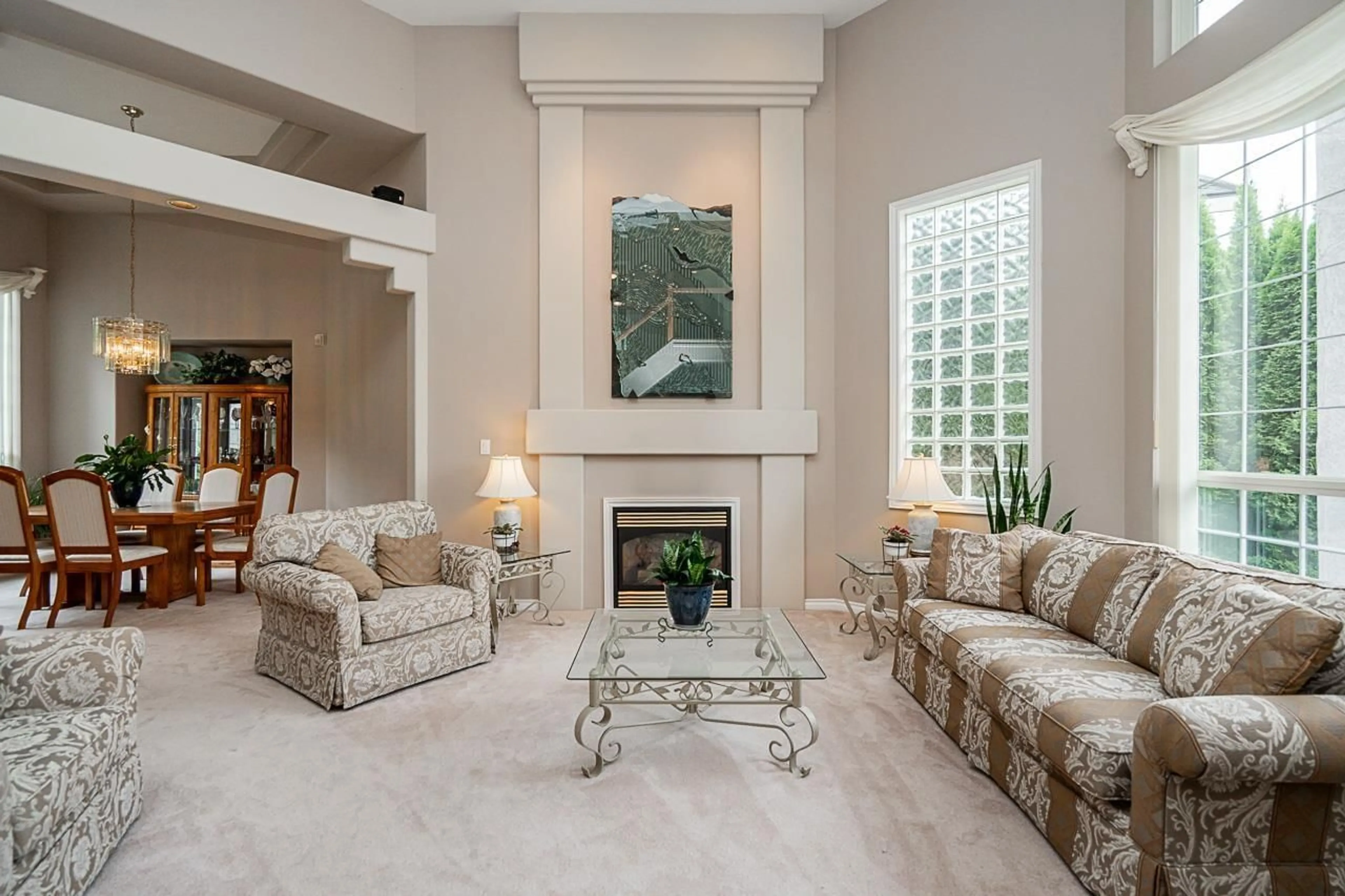 Living room with furniture, ceramic/tile floor for 11135 164, Surrey British Columbia V4N4X9