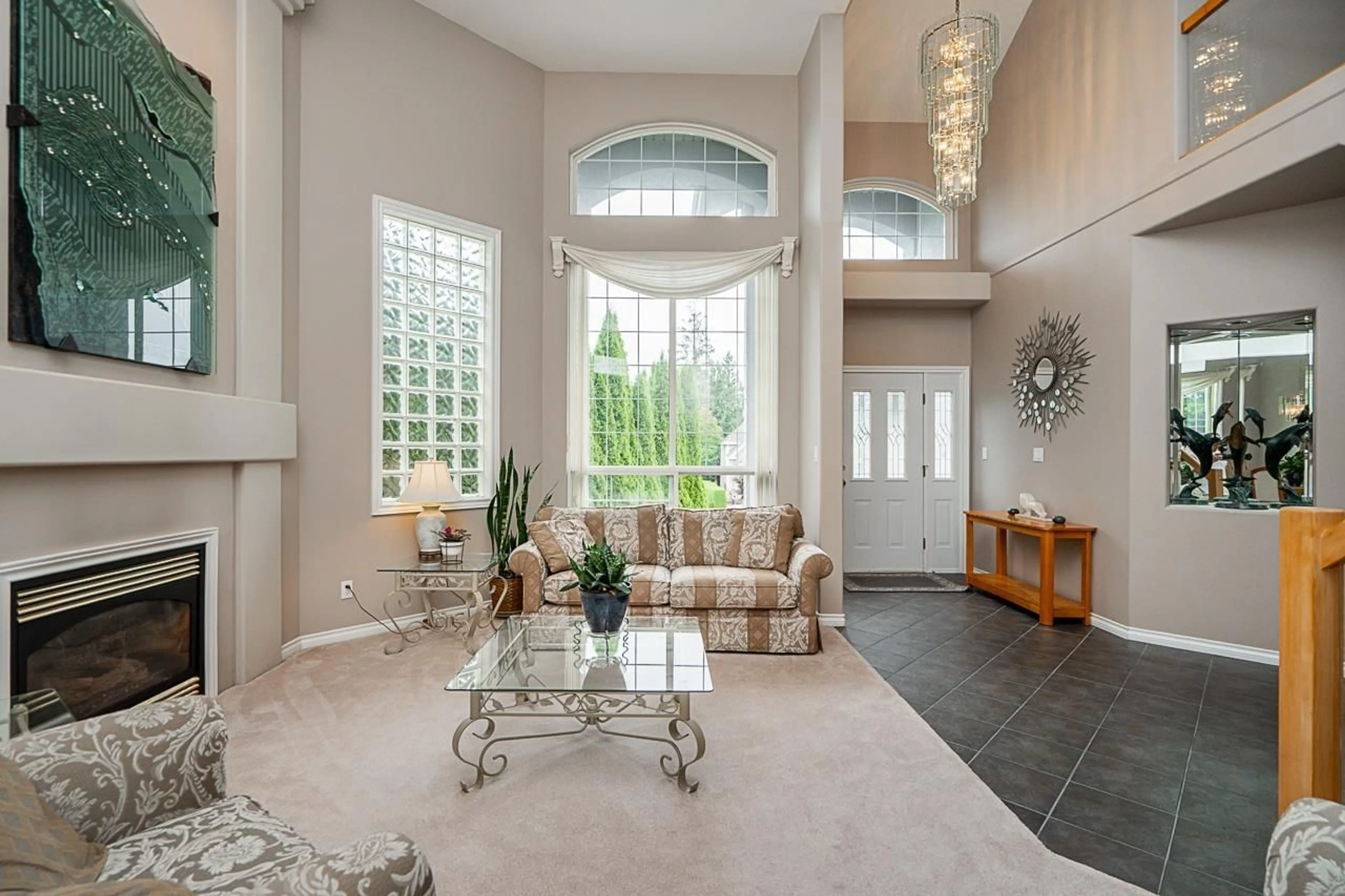 Indoor foyer for 11135 164, Surrey British Columbia V4N4X9