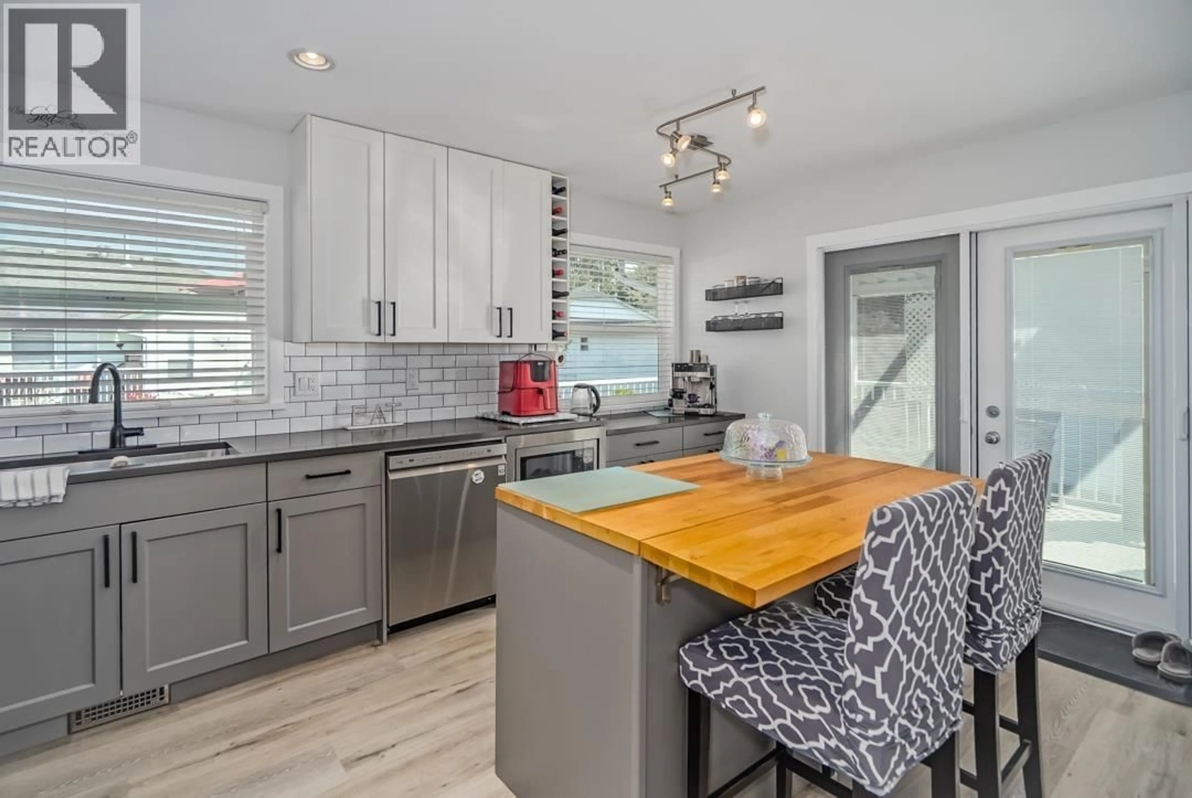 Open concept kitchen, unknown for 18859 123A AVENUE, Pitt Meadows British Columbia V3Y2H4