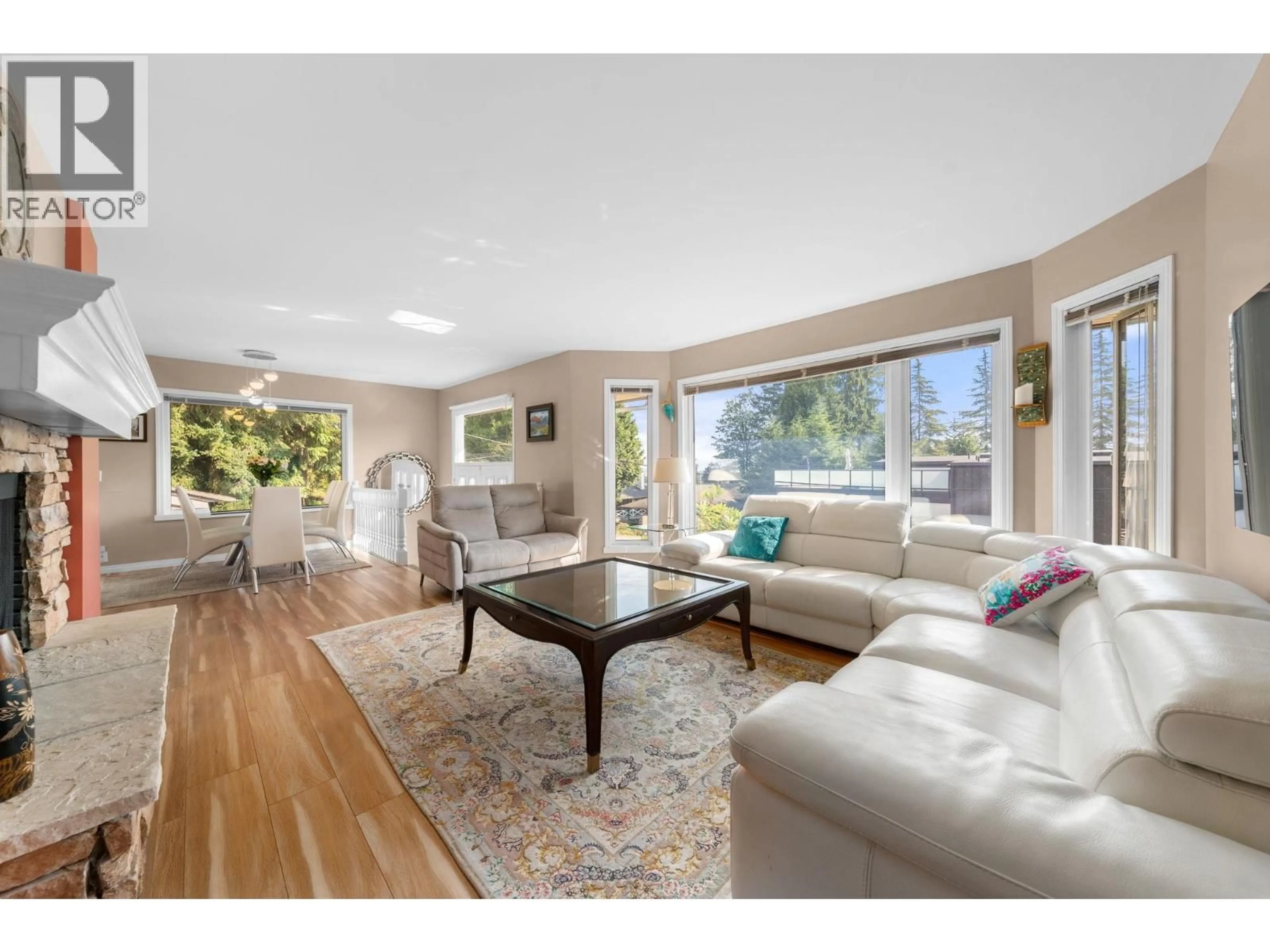 Living room with furniture, unknown for 1025 BEAUFORT ROAD, North Vancouver British Columbia V7G1R8