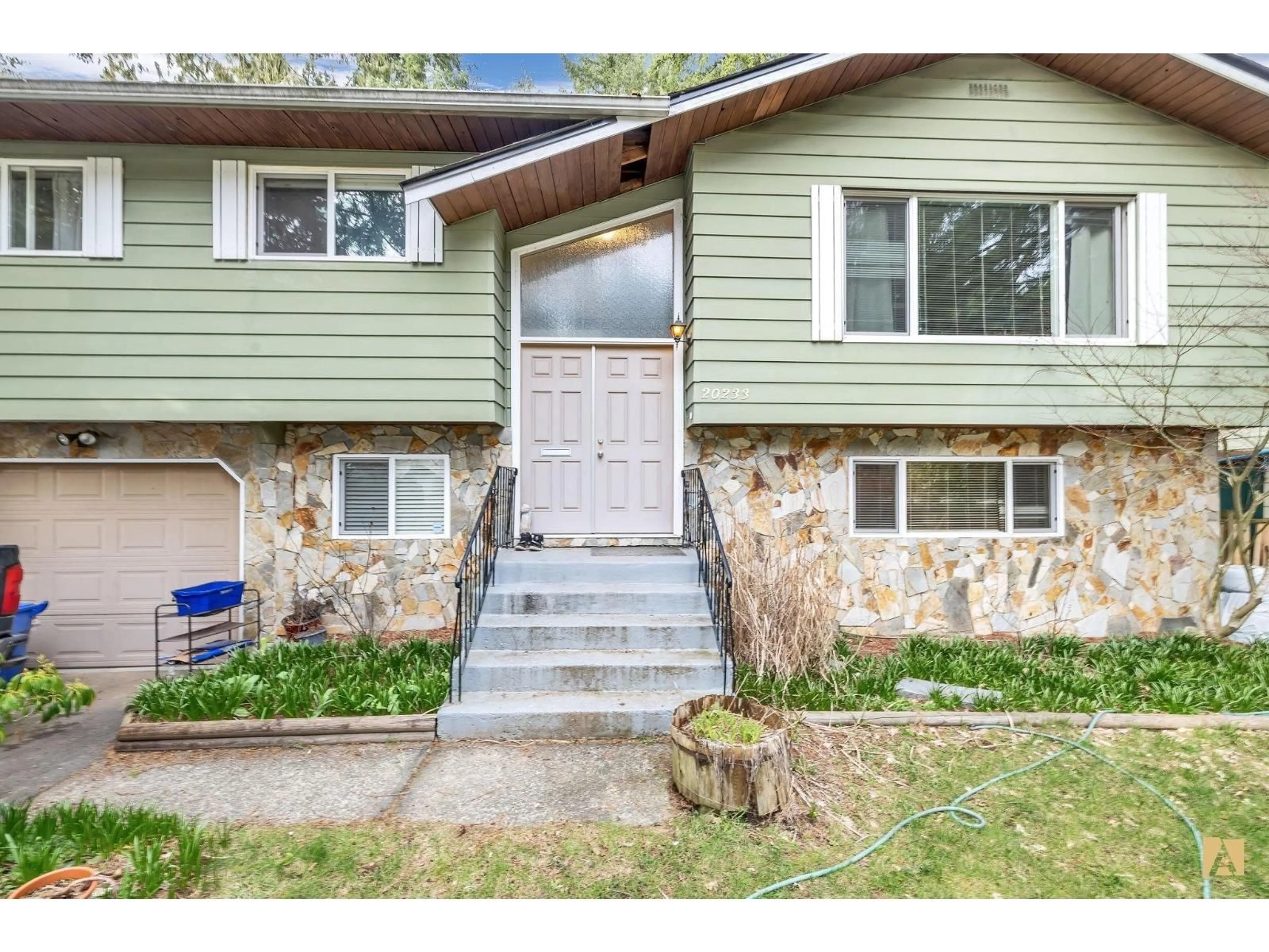 Home with vinyl exterior material, street for 20233 44A, Langley British Columbia V3A6N2