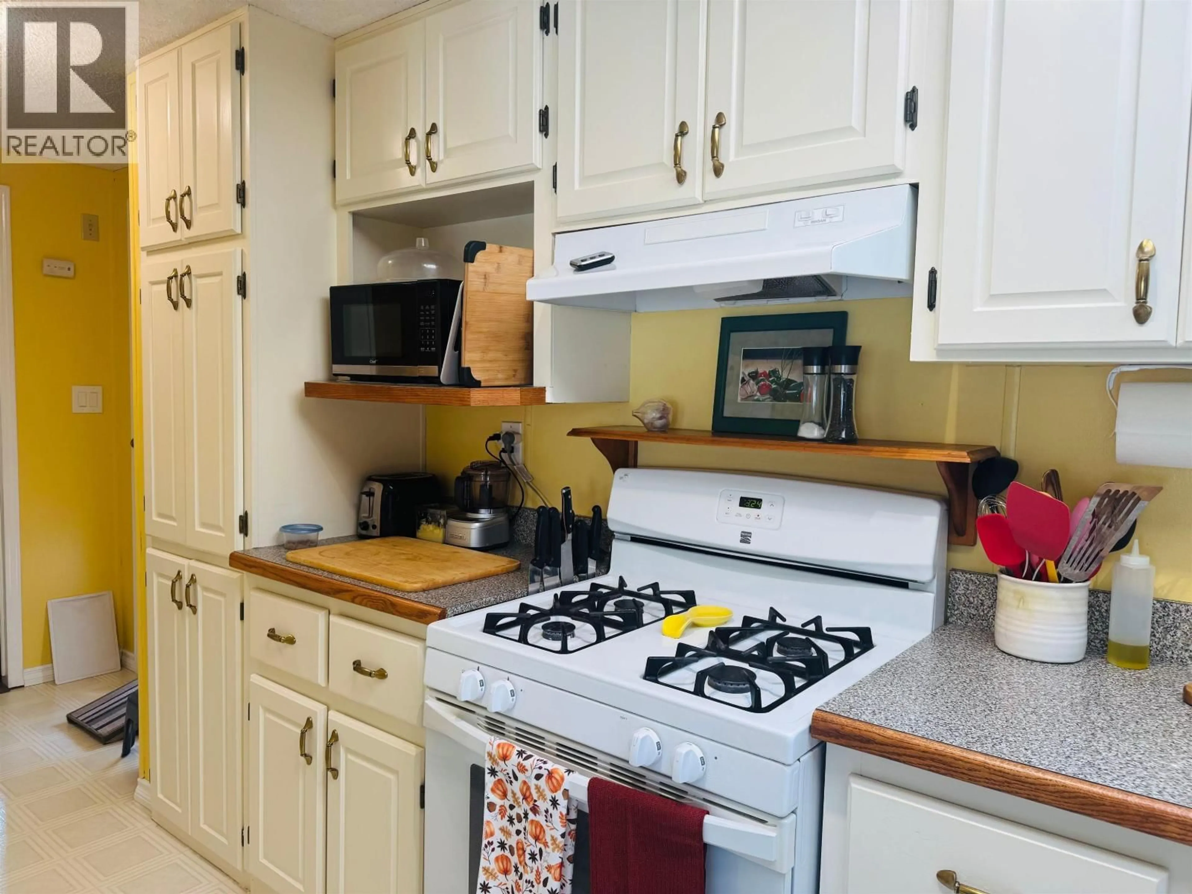 Standard kitchen, unknown for 287 WESTCOAST ROAD, Williams Lake British Columbia V2G5N3
