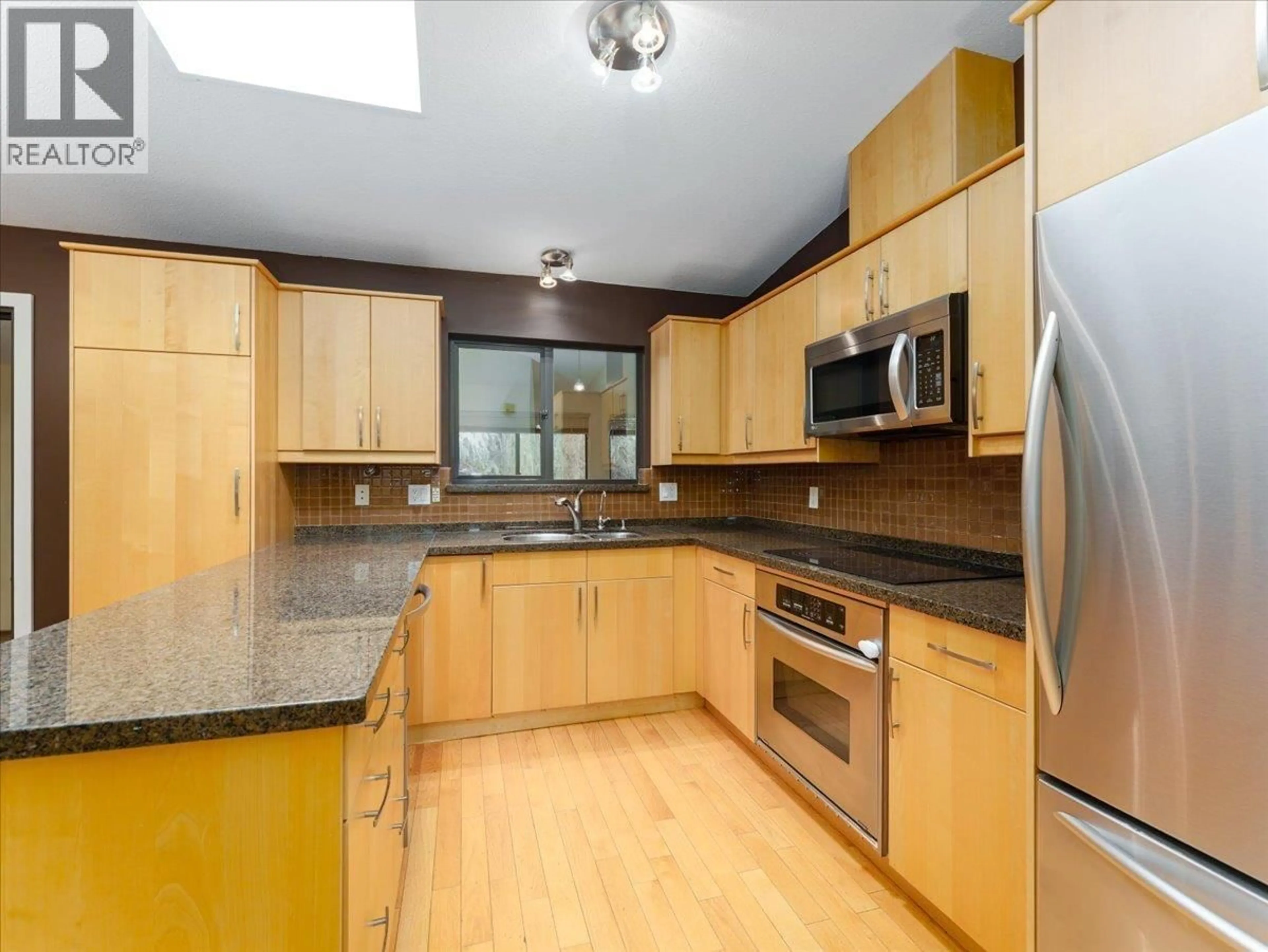 Standard kitchen, unknown for 277 BRAEMAR ROAD, North Vancouver British Columbia V7N1R2