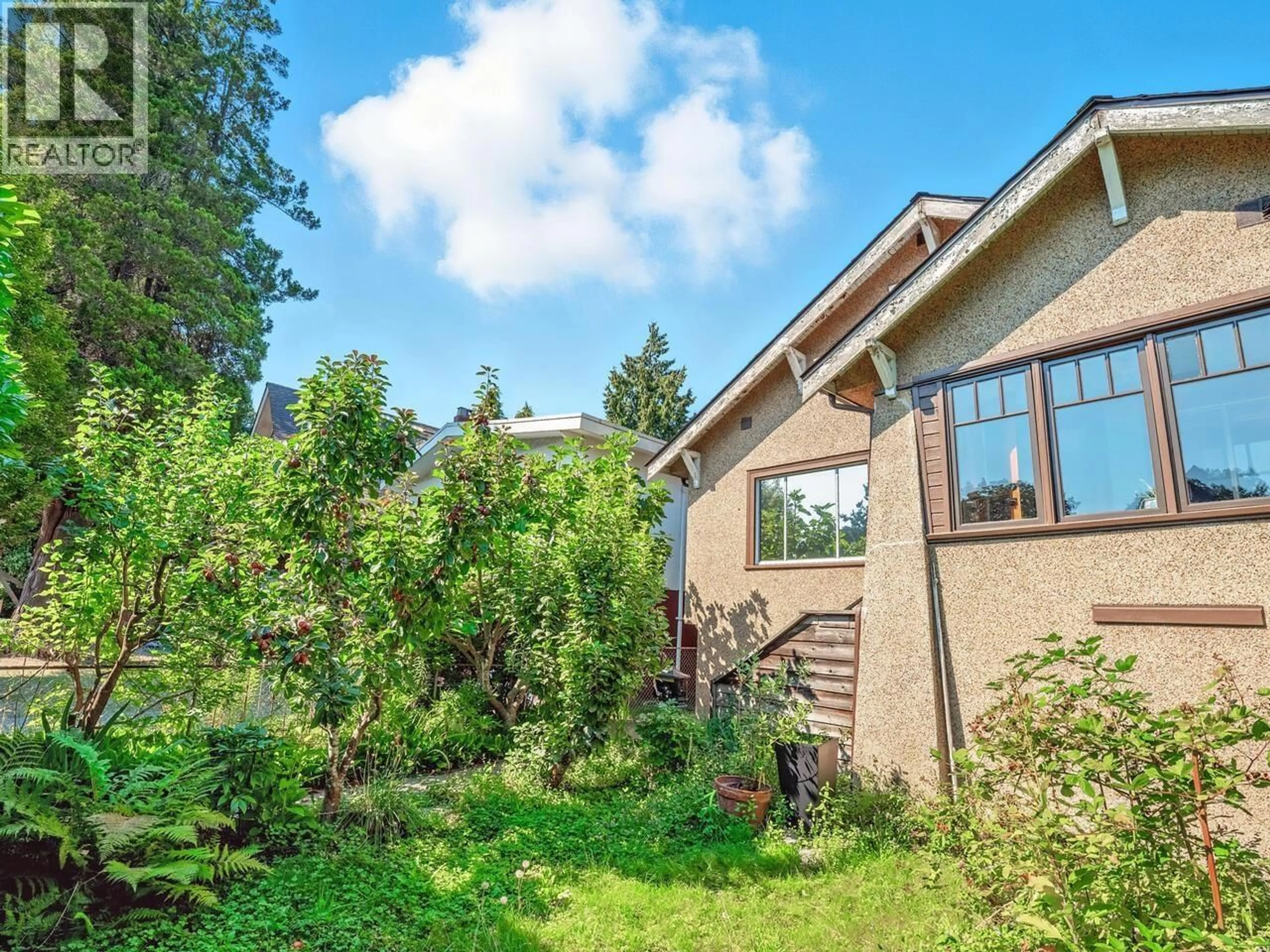 Unknown for 2147 1ST AVENUE, Vancouver British Columbia V5N1B7