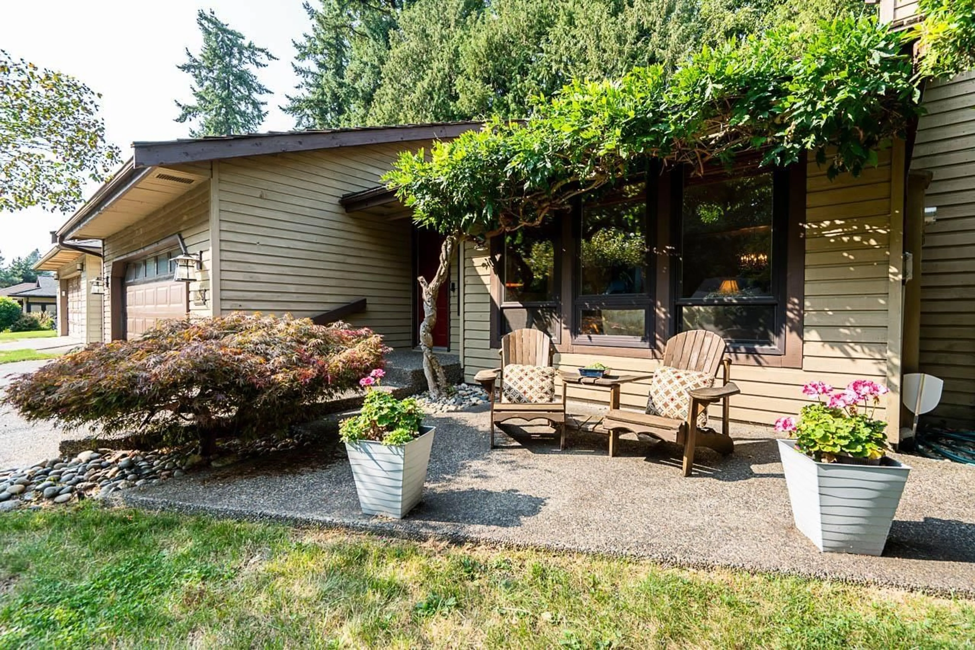Patio, unknown for 11943 BRIARWOOD, Delta British Columbia V4E2X3