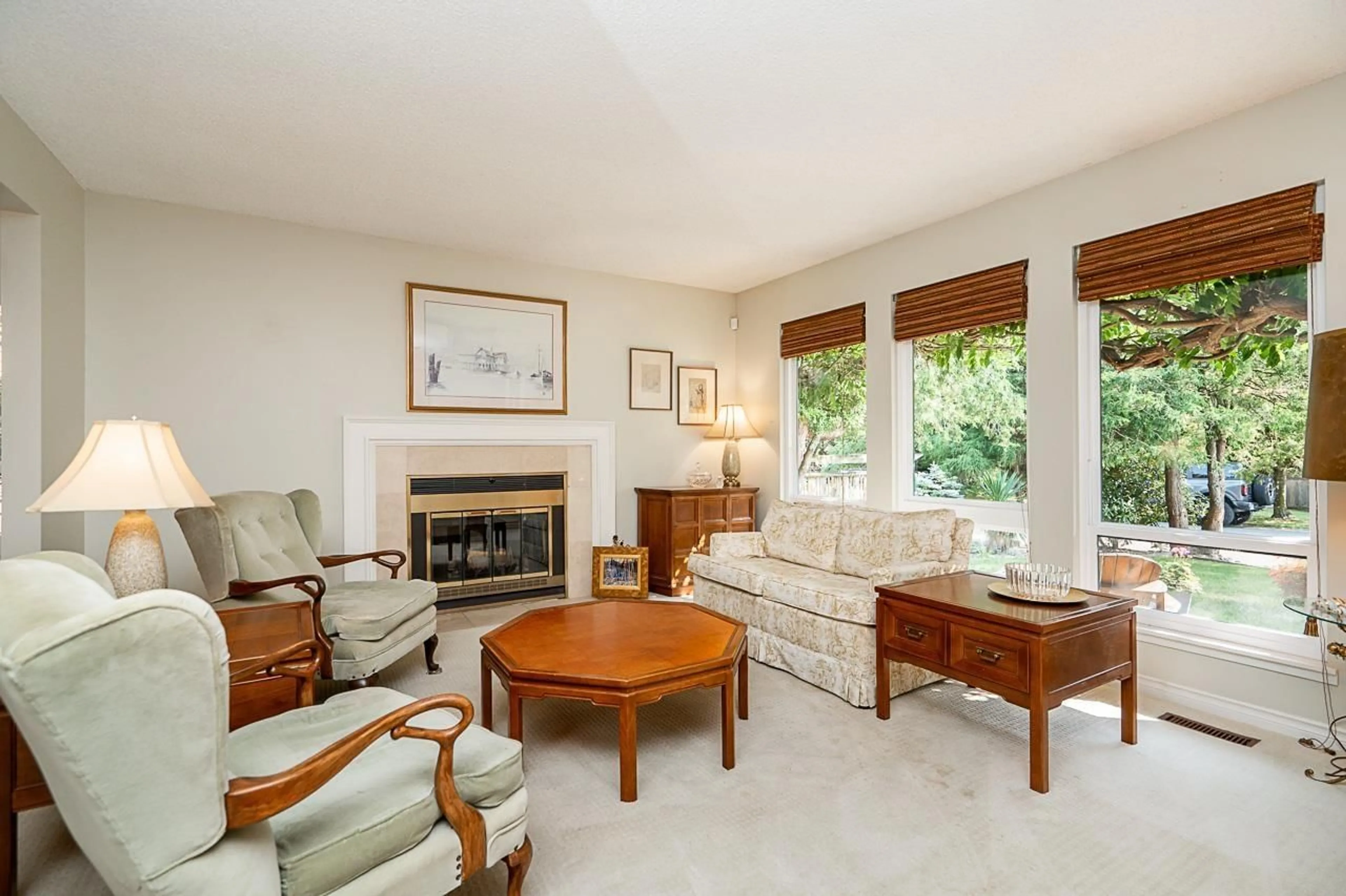 Living room with furniture, unknown for 11943 BRIARWOOD, Delta British Columbia V4E2X3