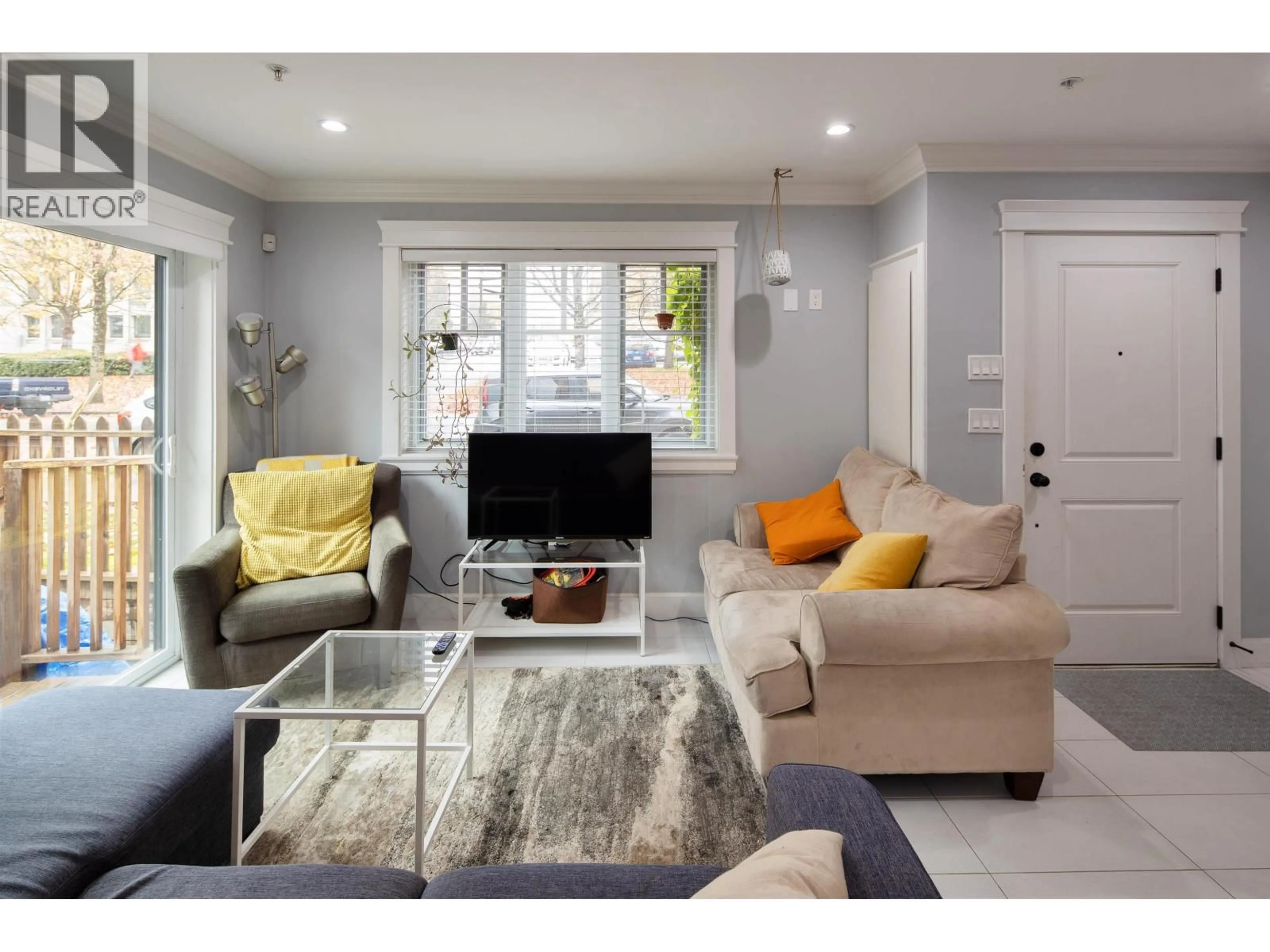 Living room with furniture, unknown for 488 15TH AVENUE, Vancouver British Columbia V5T3N4