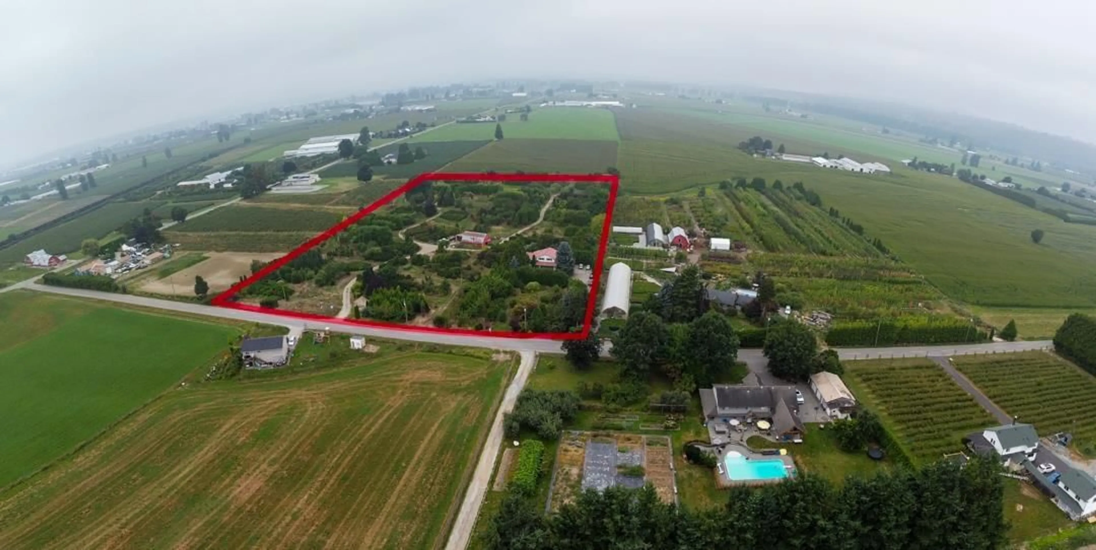 A pic from outside/outdoor area/front of a property/back of a property/a pic from drone, building for 6655 BEHARRELL, Abbotsford British Columbia V3G1P1