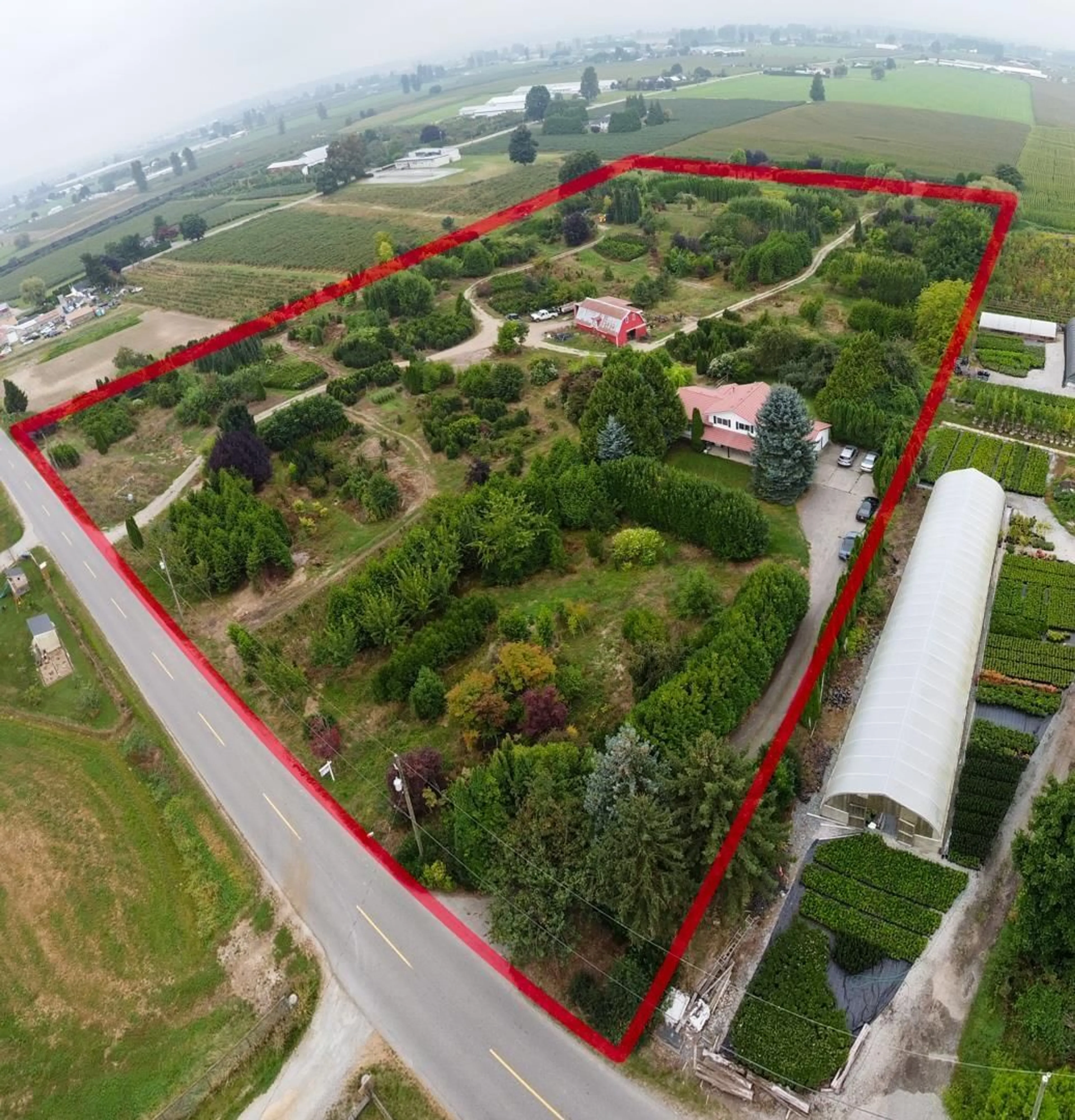 A pic from outside/outdoor area/front of a property/back of a property/a pic from drone, building for 6655 BEHARRELL, Abbotsford British Columbia V3G1P1