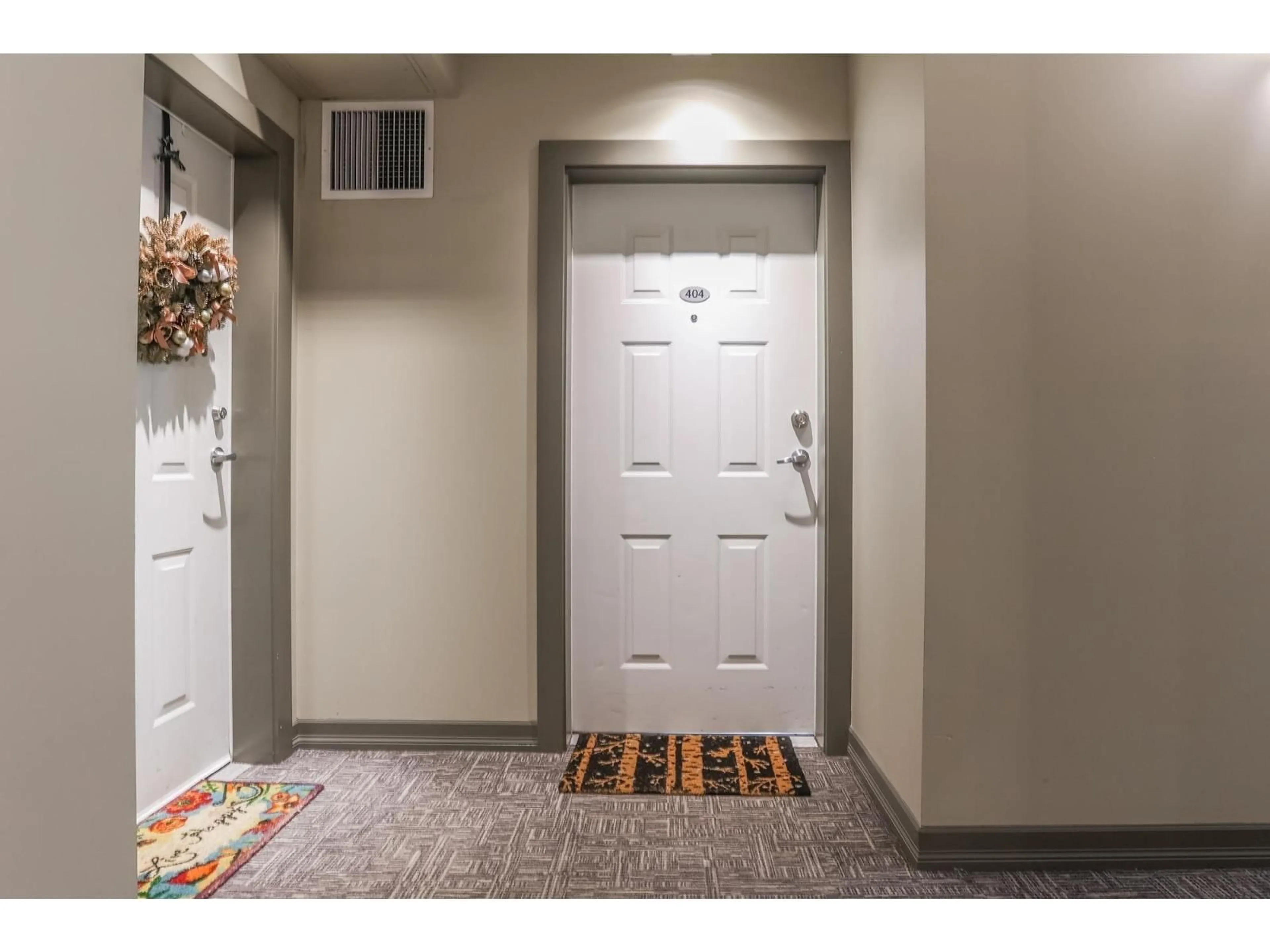 Indoor entryway for 404 - 10237 133, Surrey British Columbia V3T0C6