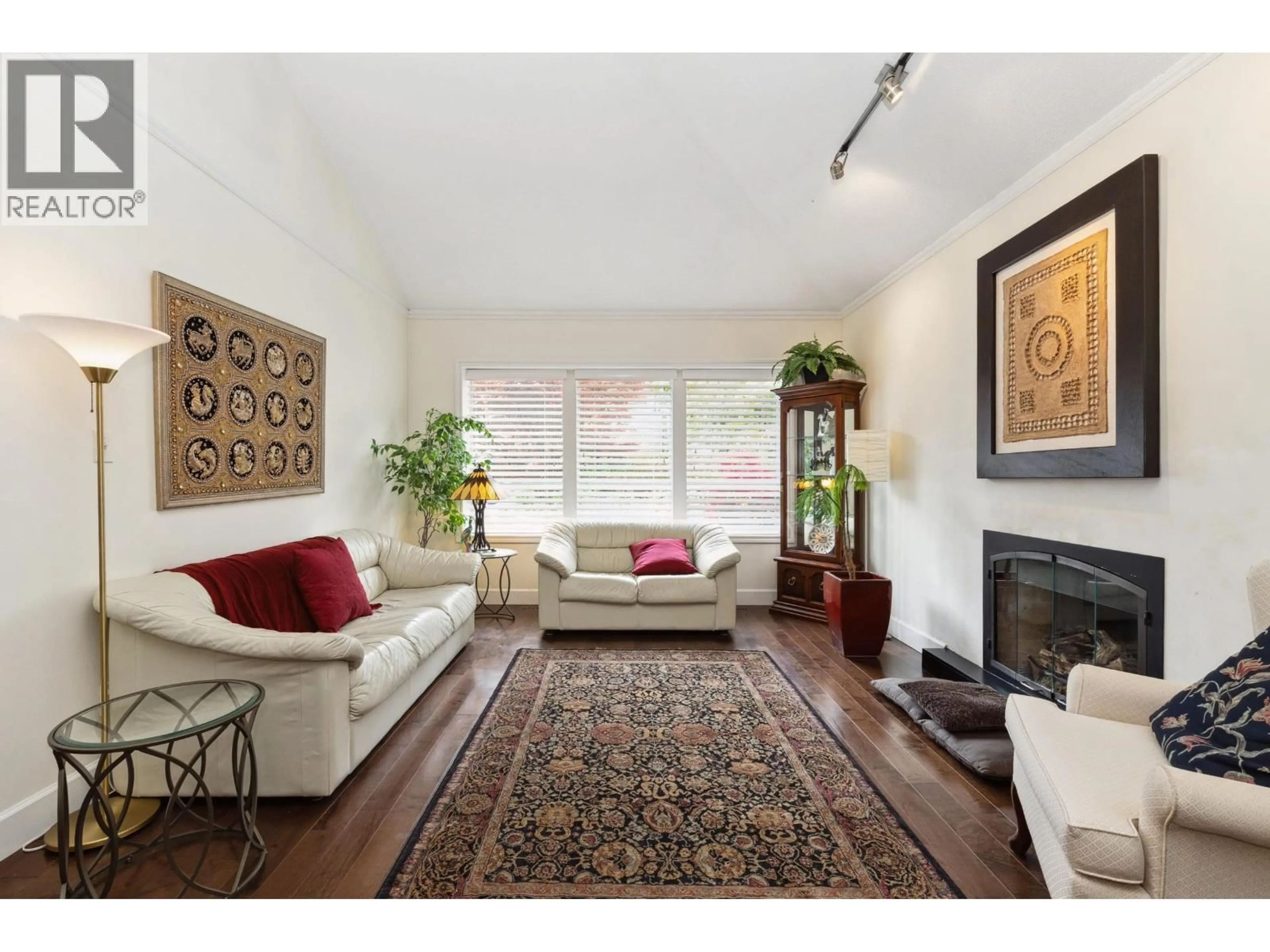 Living room with furniture, unknown for 4728 UNDERWOOD AVENUE, North Vancouver British Columbia V7K3A8