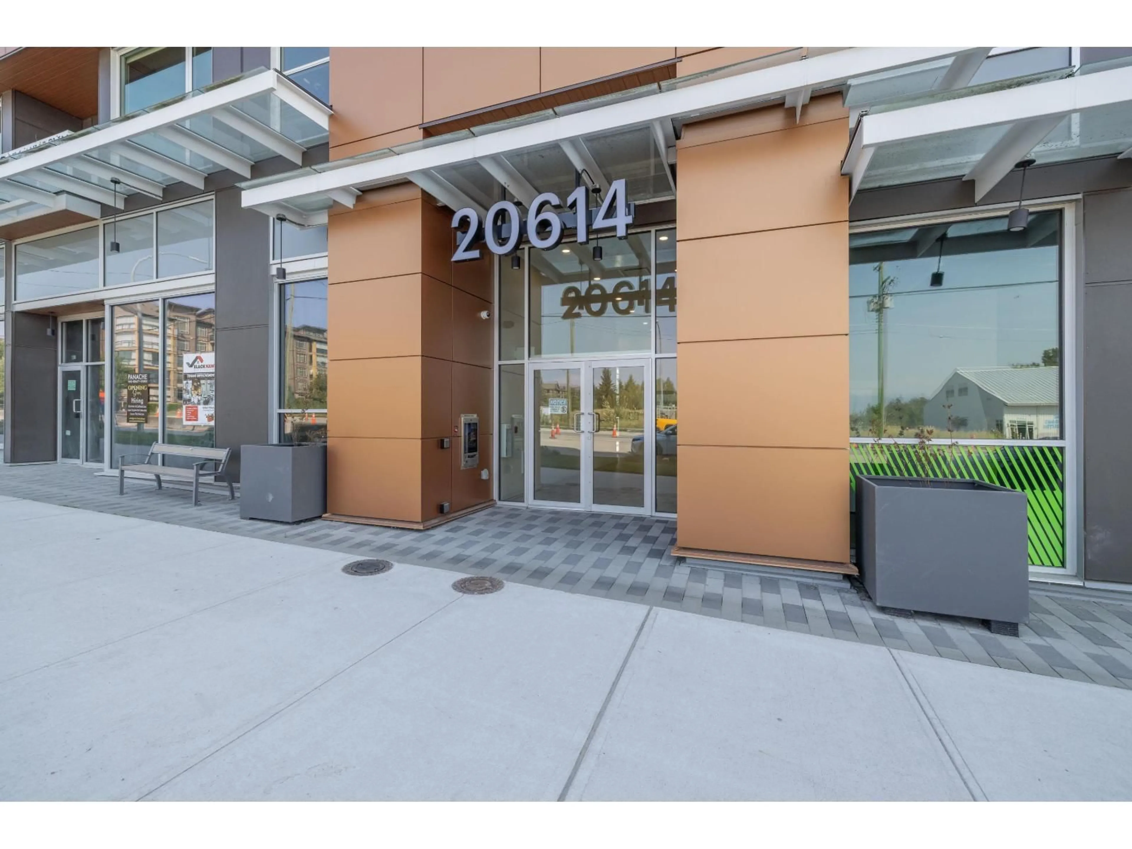 Indoor foyer for 407 - 20614 80, Langley British Columbia V2Y3W7