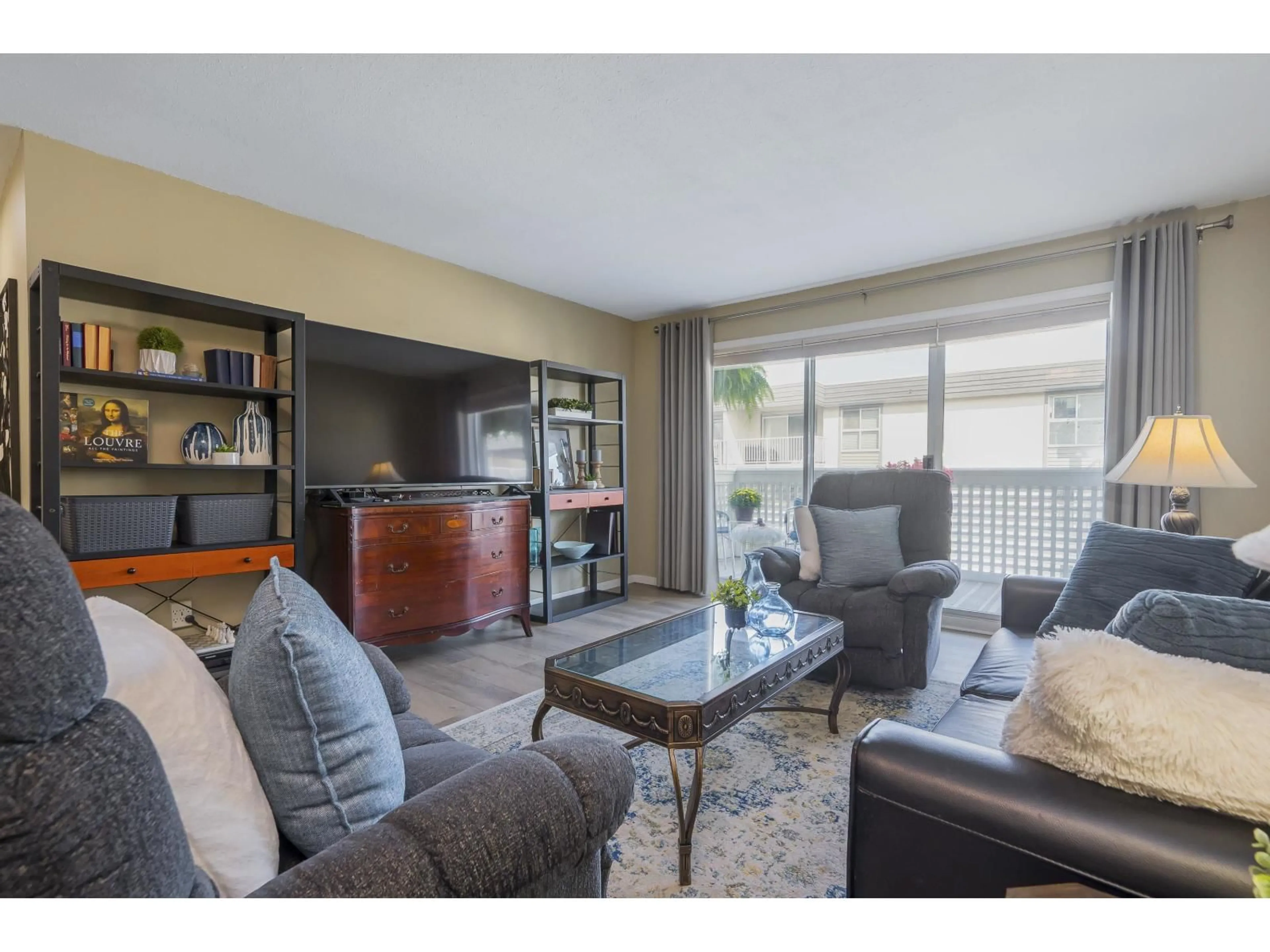 Living room with furniture, unknown for 110 - 32823 LANDEAU, Abbotsford British Columbia V2S6S6