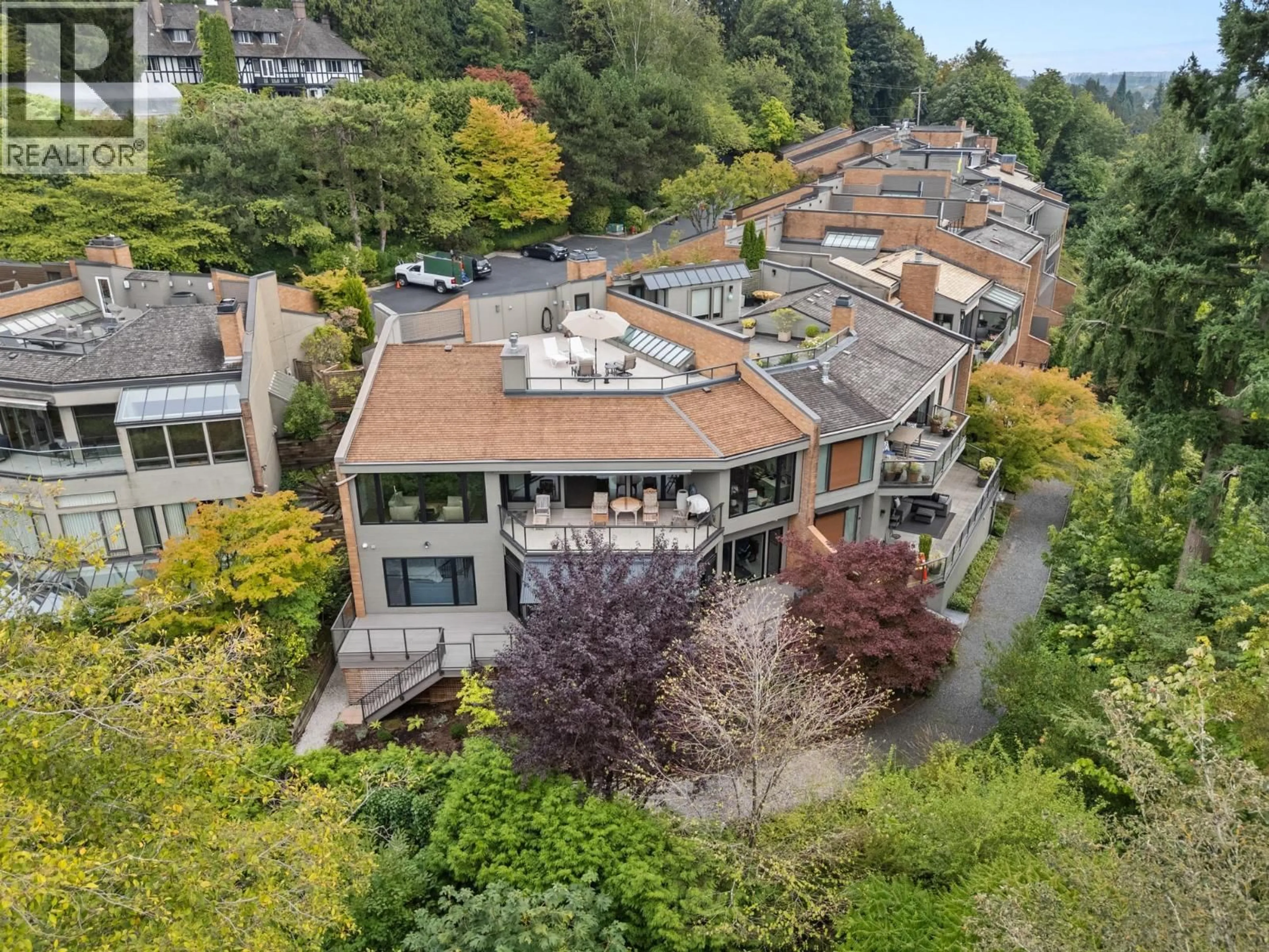 A pic from outside/outdoor area/front of a property/back of a property/a pic from drone, city buildings view from balcony for 2236 YEWBROOK PLACE, Vancouver British Columbia V6P6K4